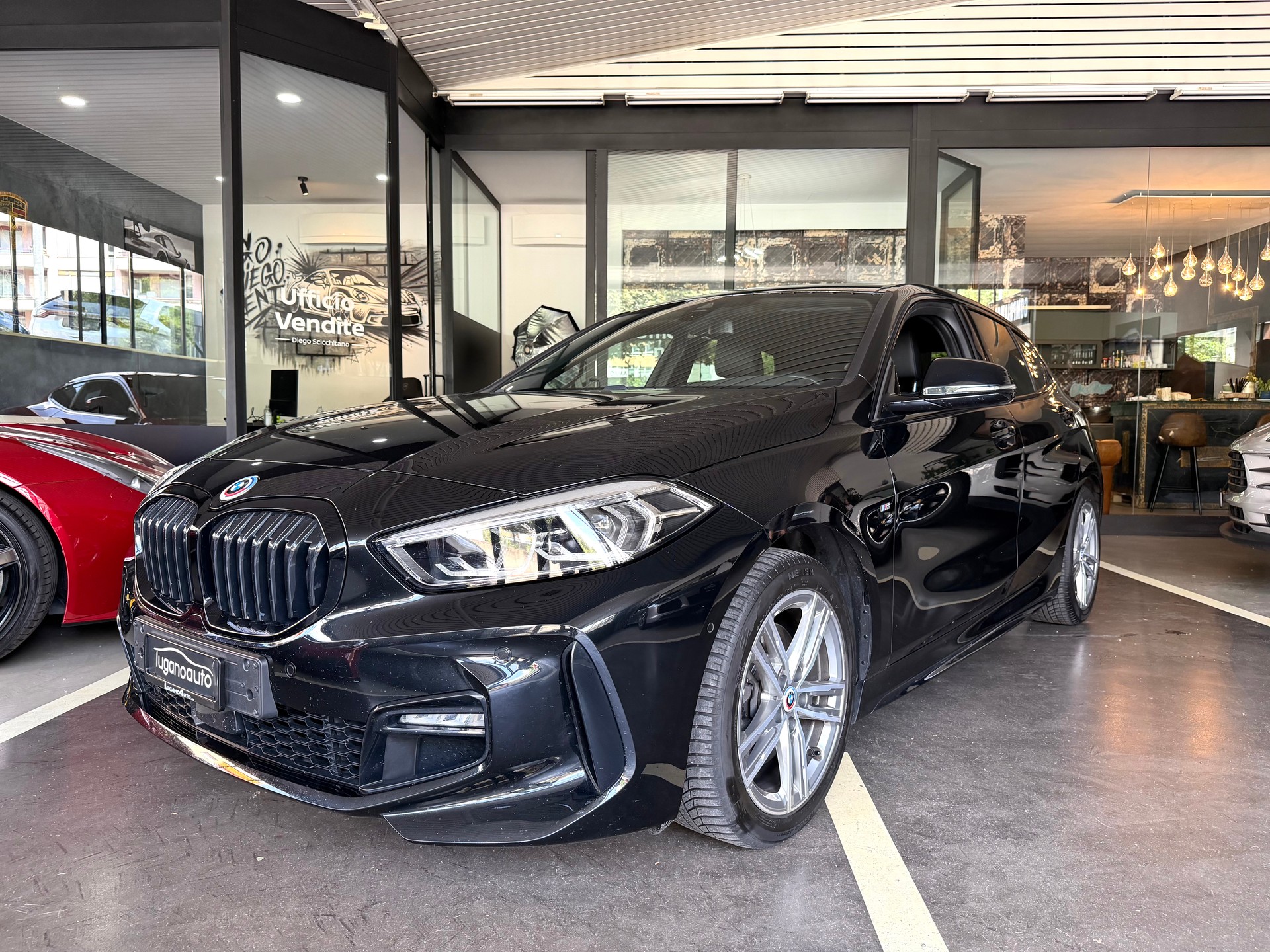 BMW 118d Steptronic M Sport-image-1
