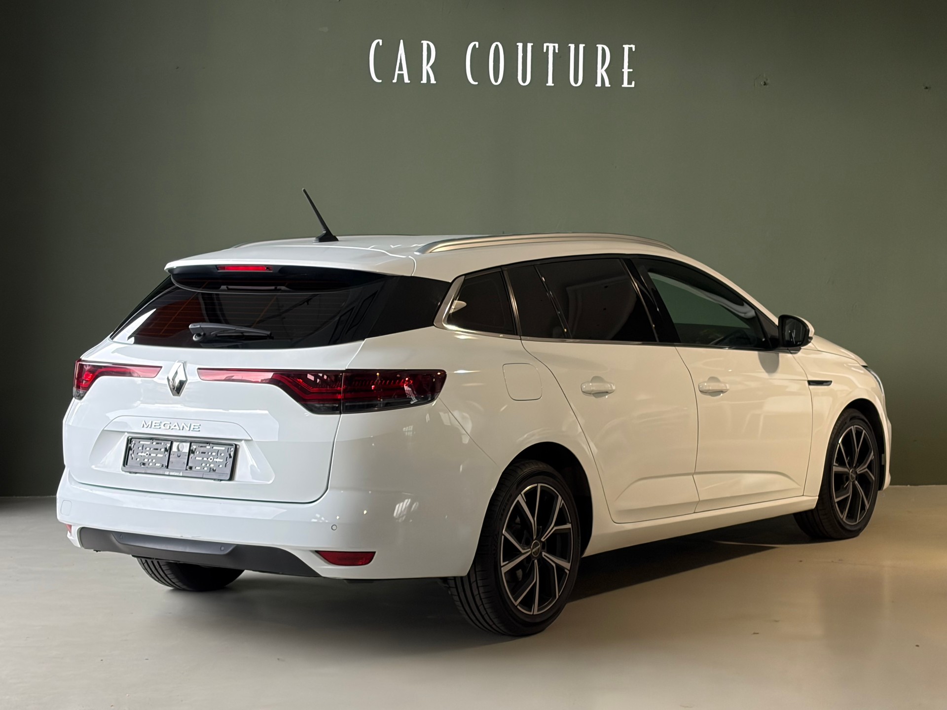RENAULT Mégane Grandtour 1.5 dCi Business EDC *CH-Fahrzeug*Ab Service*Ab MFK*17Zoll-Alu*-image-5