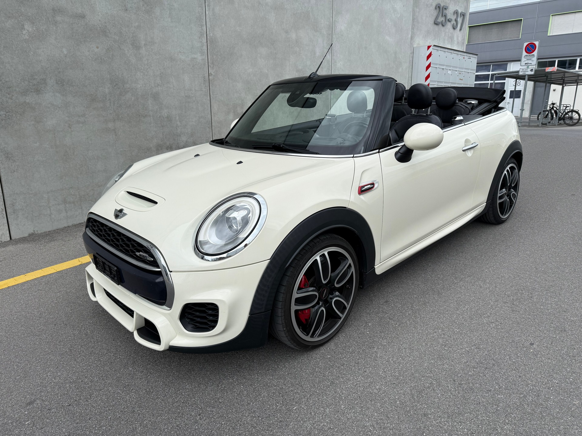 MINI Cooper John Cooper Works Cabriolet Steptronic(M)