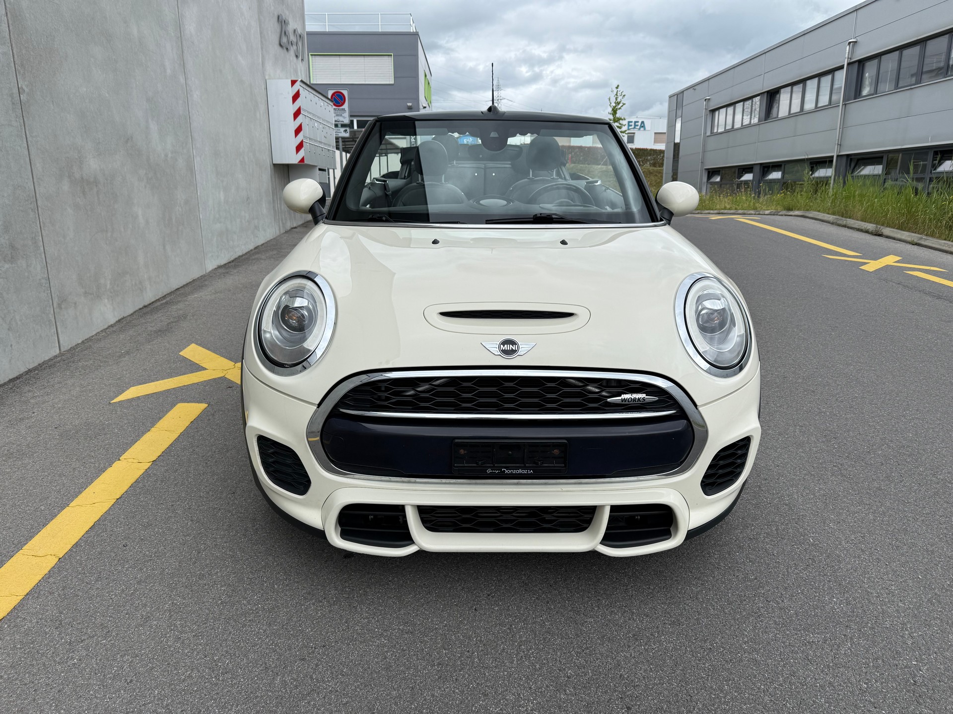 MINI Cooper John Cooper Works Cabriolet Steptronic(M)-showroom-element-1
