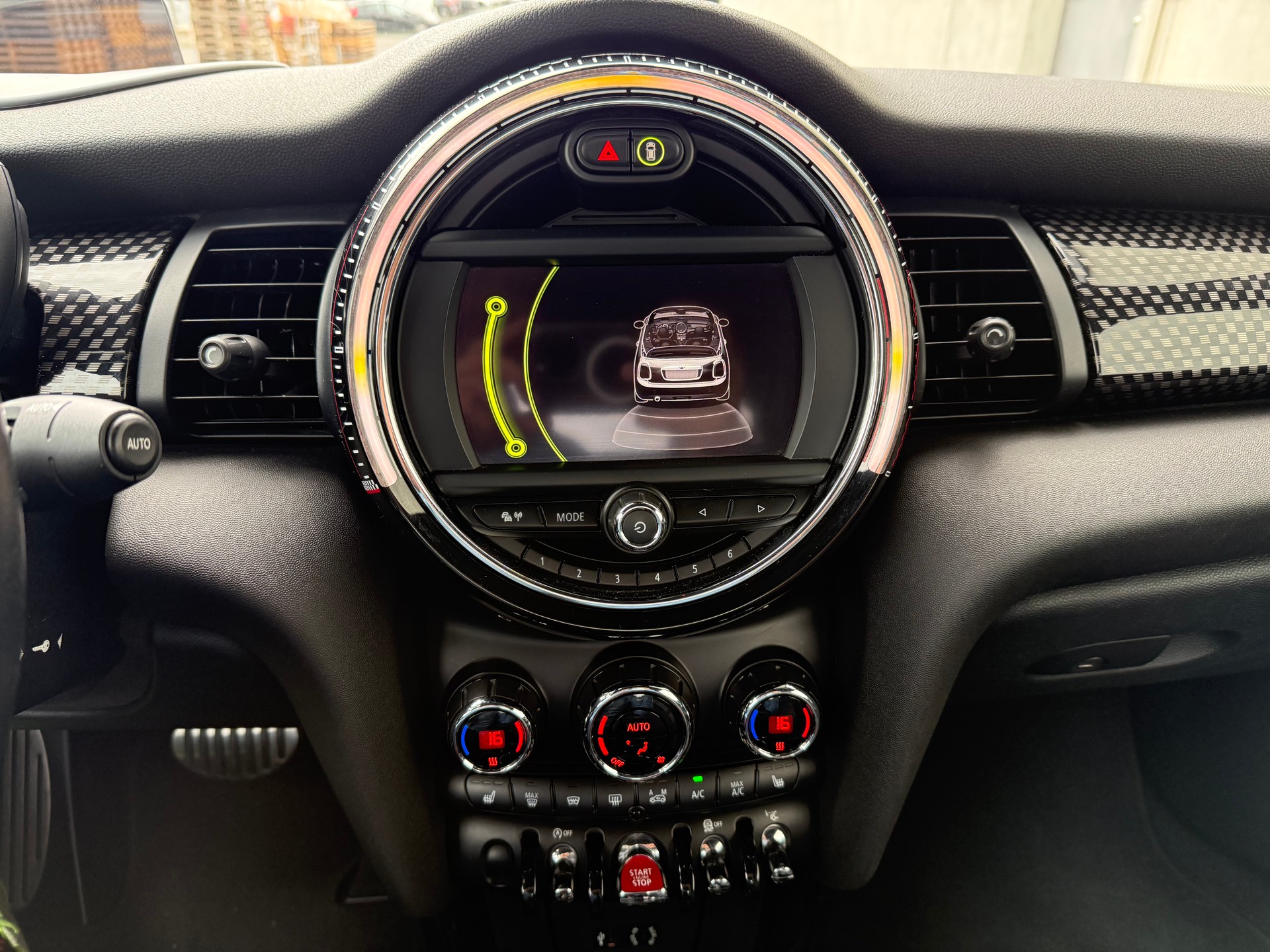 MINI Cooper John Cooper Works Cabriolet Steptronic(M)-image-10