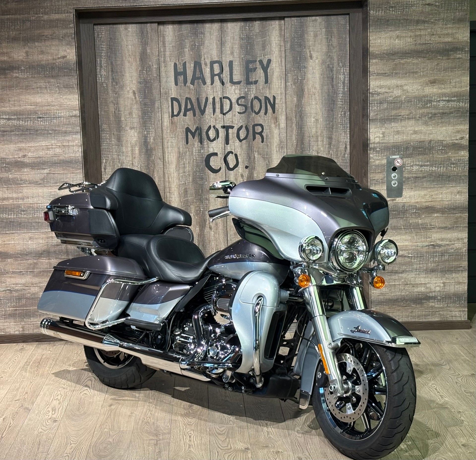 HARLEY-DAVIDSON FLHTK Electra Glide Ultra Limited-image-1