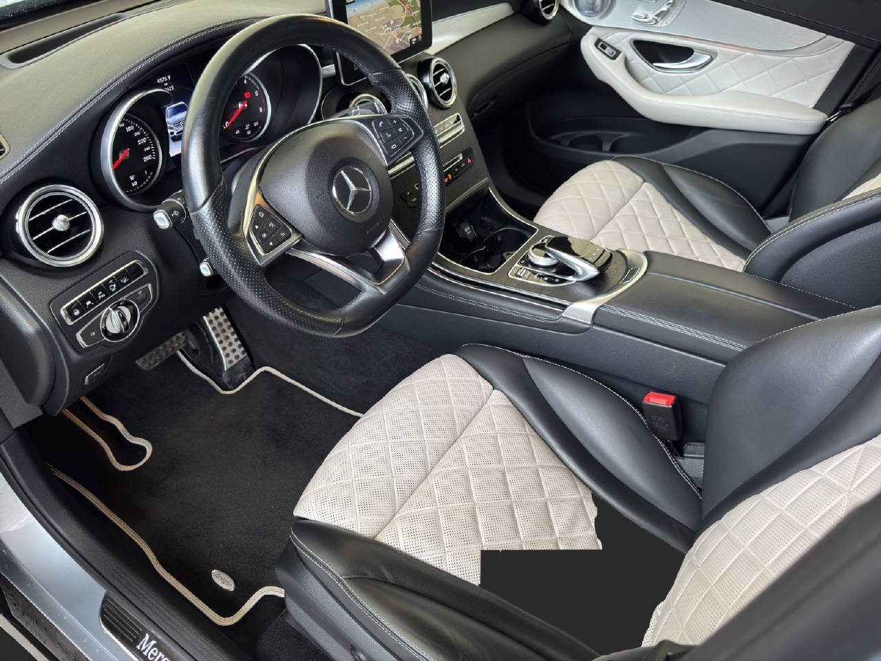 MERCEDES-BENZ GLC 250 d AMG-Line 4x4-image-9