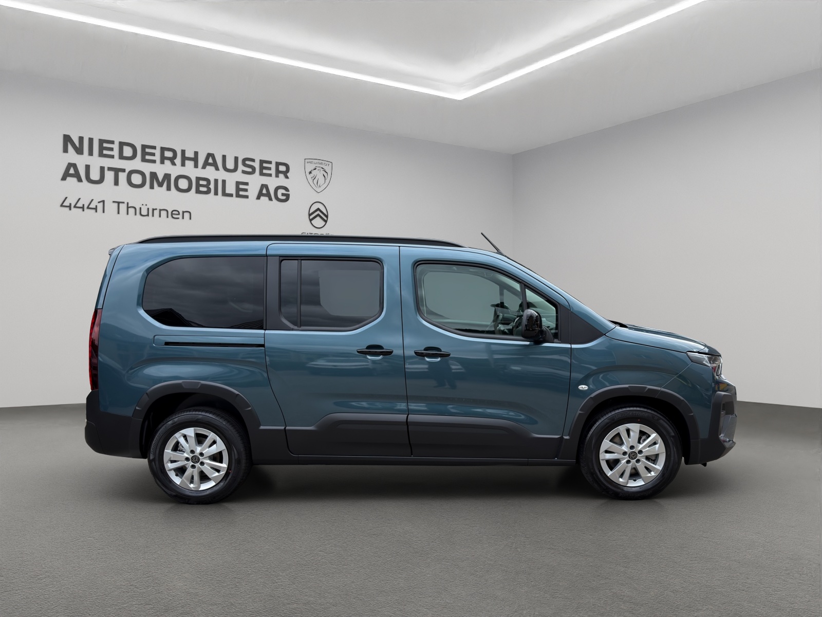 PEUGEOT Rifter Long 1.5 BlueHDi 130 Family Ed.-showroom-element-1