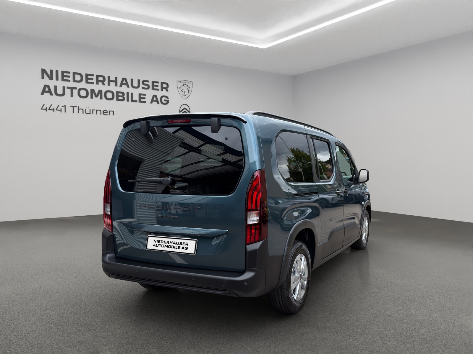 PEUGEOT Rifter Long 1.5 BlueHDi 130 Family Ed.-showroom-element-2