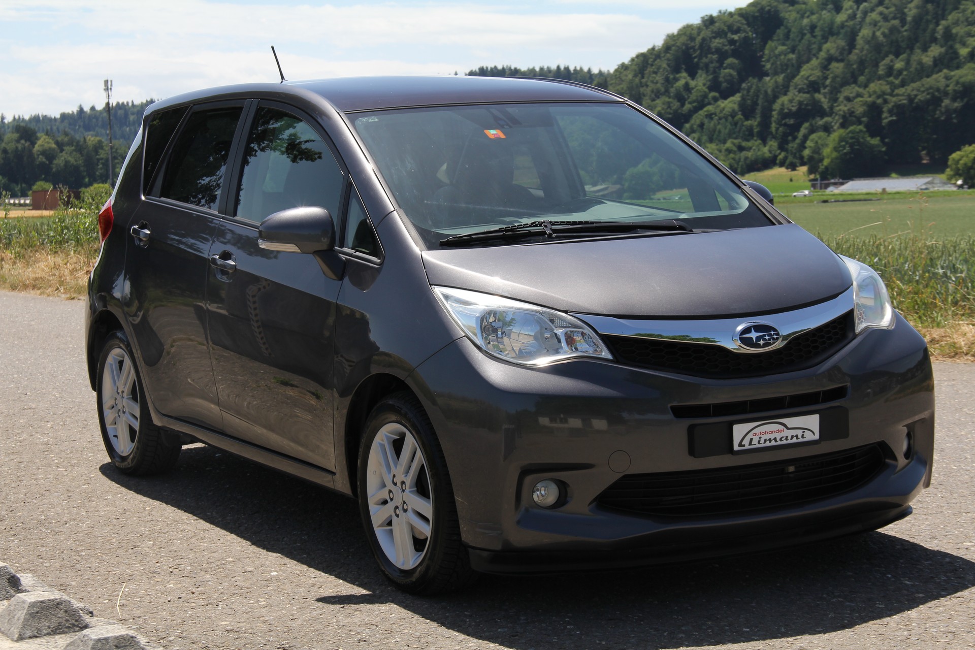 SUBARU Trezia 1.4D Swiss Luxury-showroom-element-3