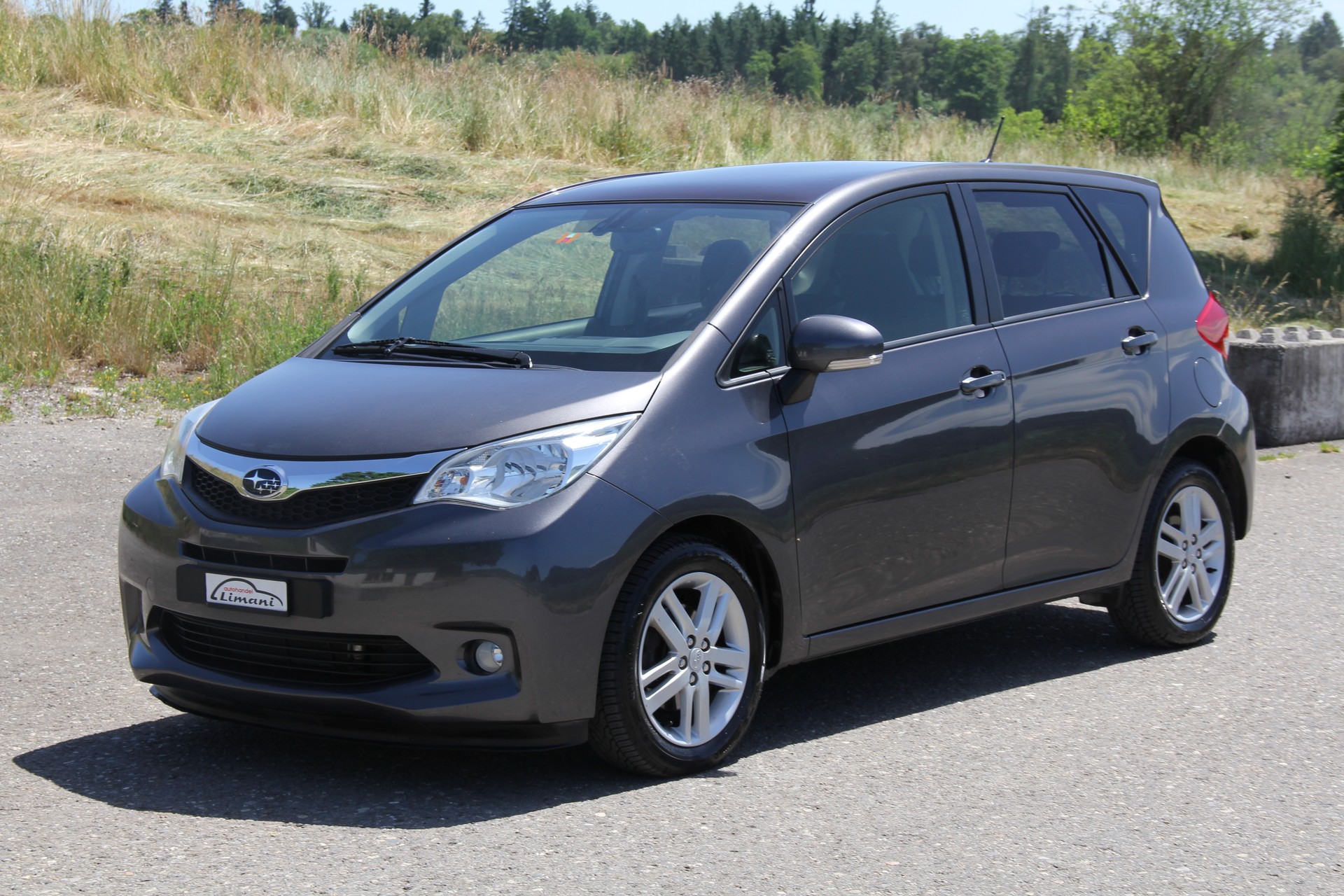 SUBARU Trezia 1.4D Swiss Luxury-showroom-element-1