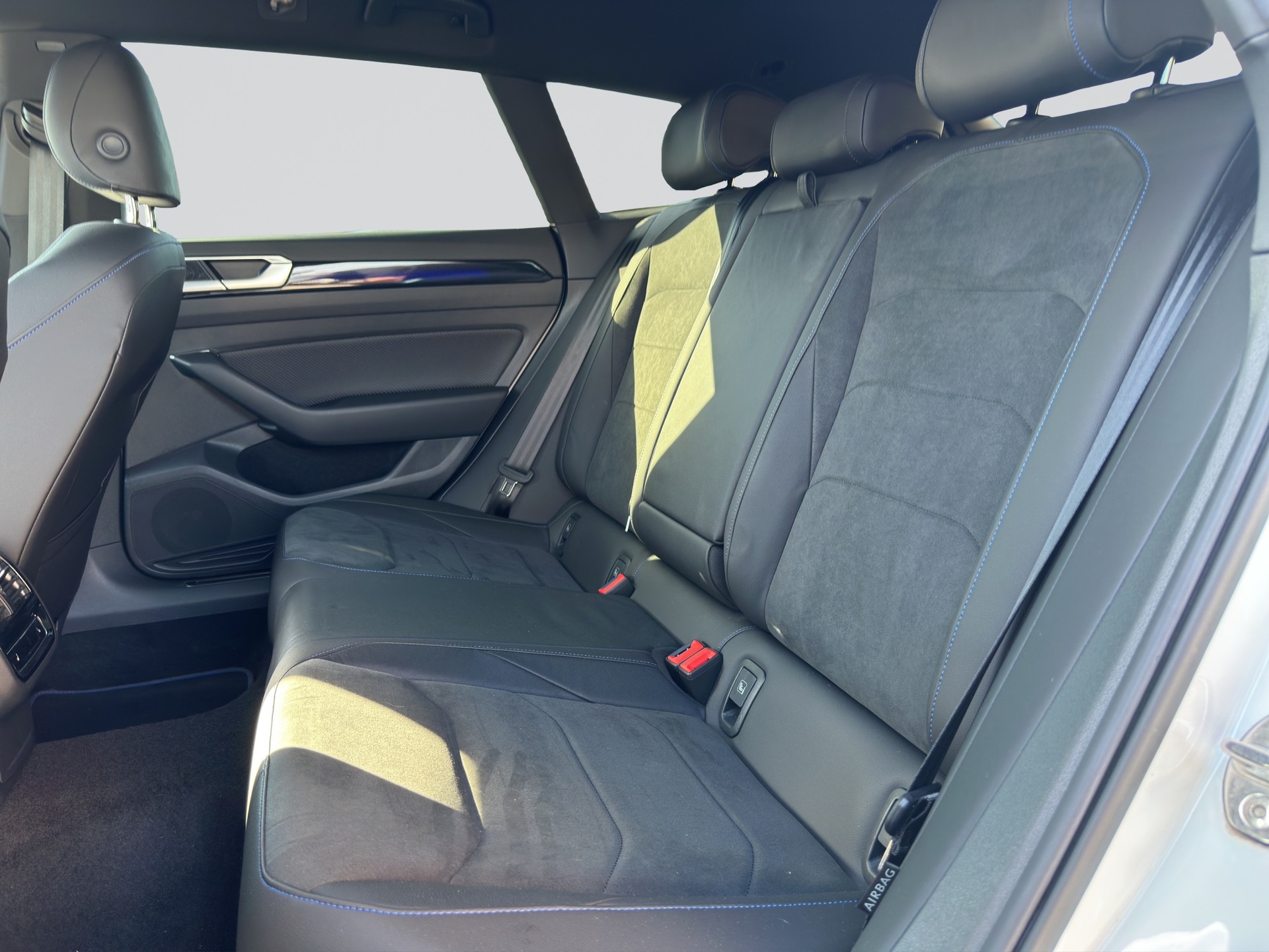 VW Arteon SB 2.0 TSI R 4Motion DSG-image-7