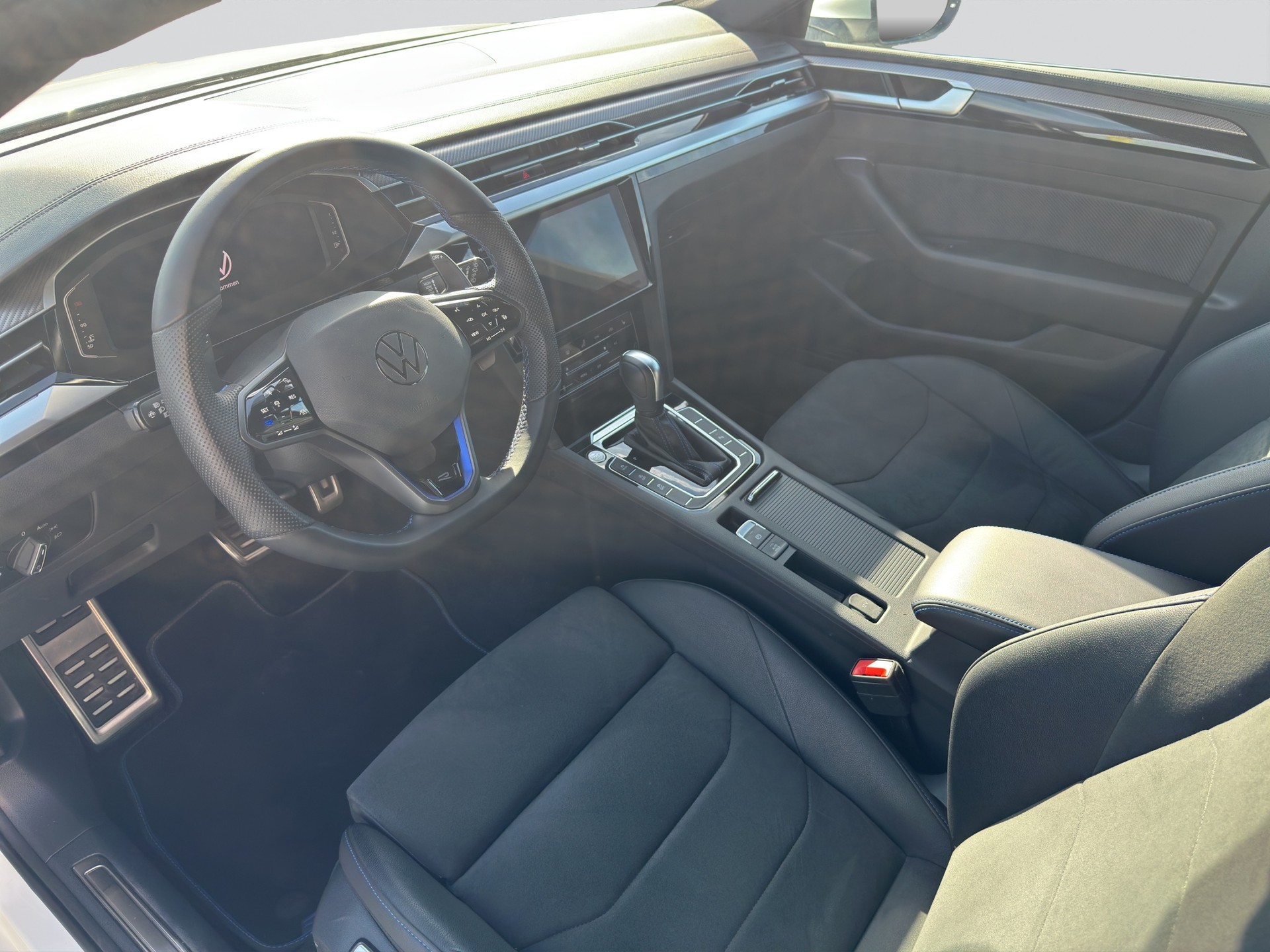 VW Arteon SB 2.0 TSI R 4Motion DSG-image-6