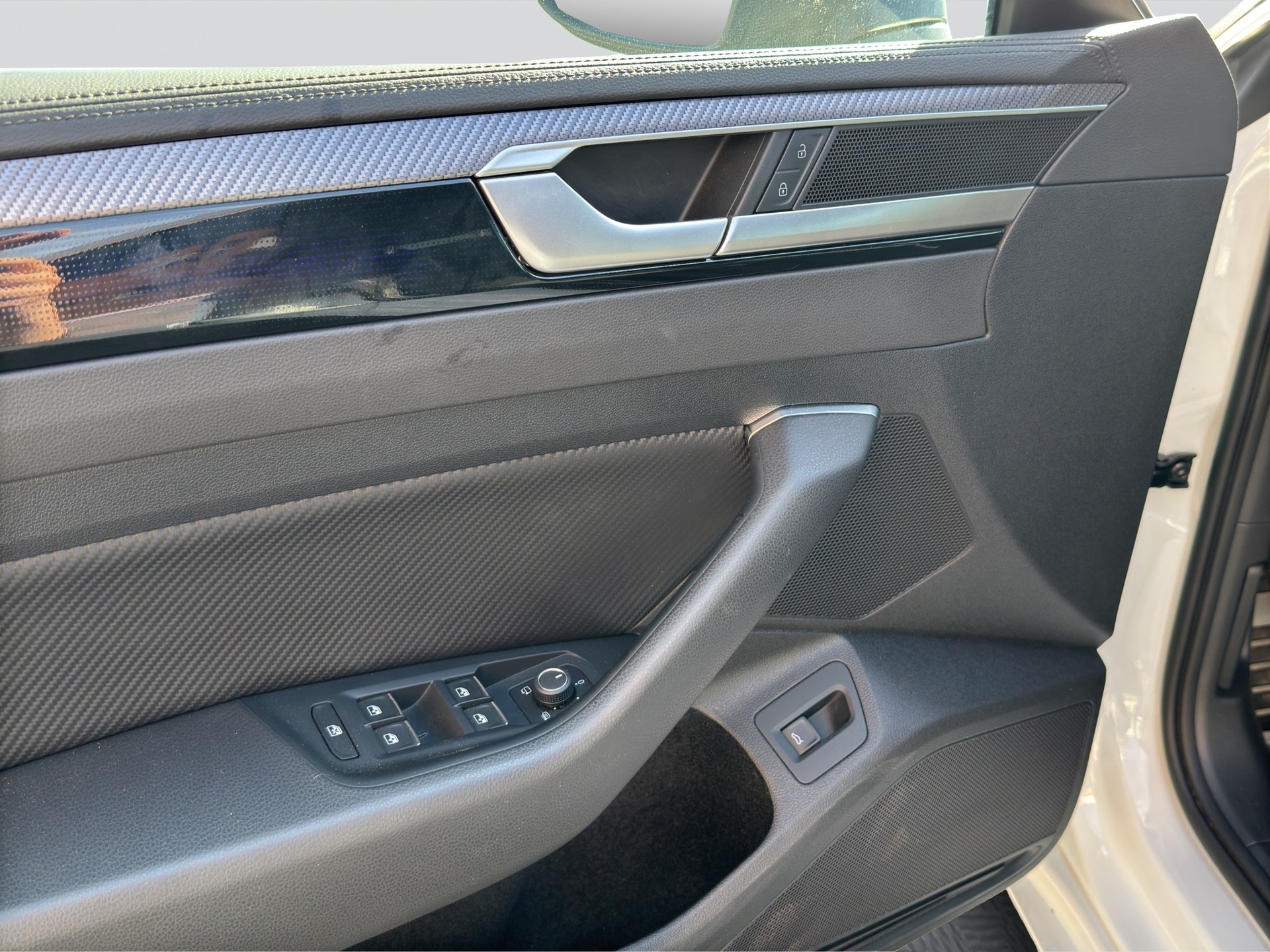 VW Arteon SB 2.0 TSI R 4Motion DSG-image-8