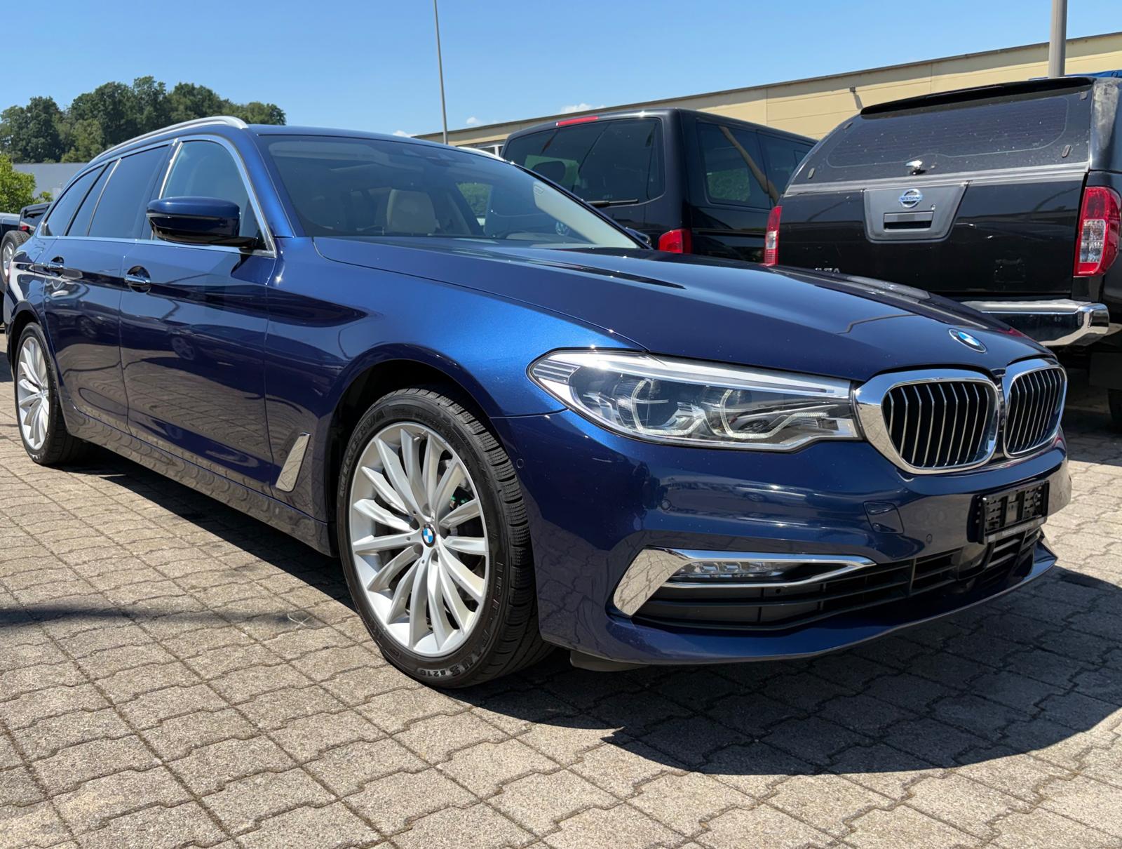BMW 520d xDrive Touring Luxury Line Steptronic MFK+SERVICE 07.2026
