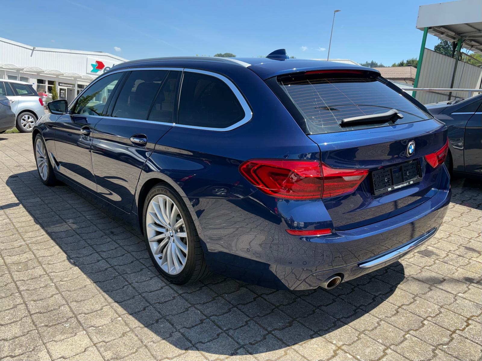 BMW 520d xDrive Touring Luxury Line Steptronic MFK+SERVICE 07.2026-image-3