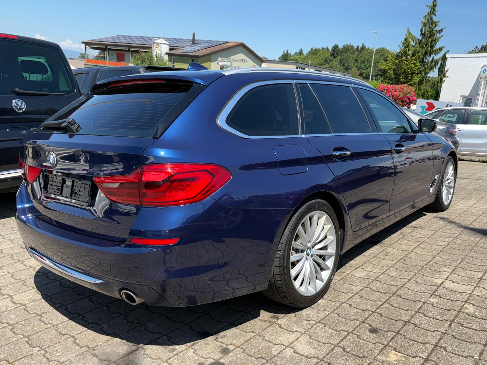 BMW 520d xDrive Touring Luxury Line Steptronic MFK+SERVICE 07.2026-image-1