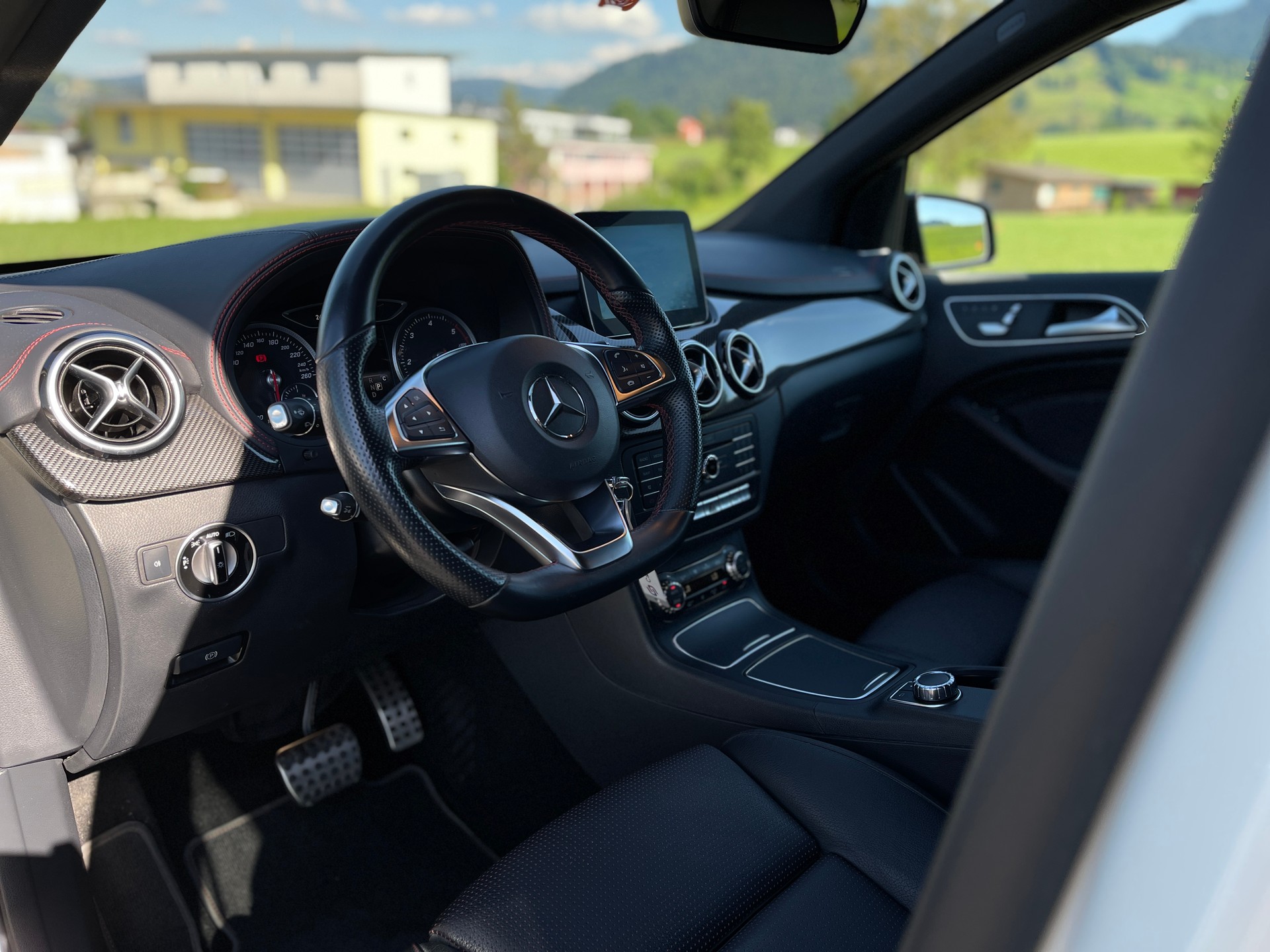 MERCEDES-BENZ B 220 CDI Swiss Star Edition AMG Line 4Matic-showroom-element-3