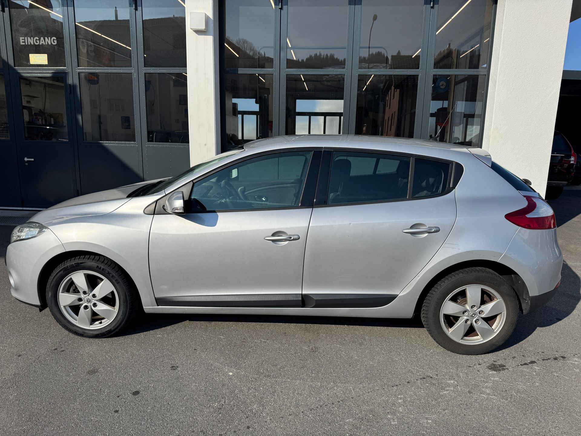 RENAULT Mégane 2.0 16V Dynamique CVT-image-6