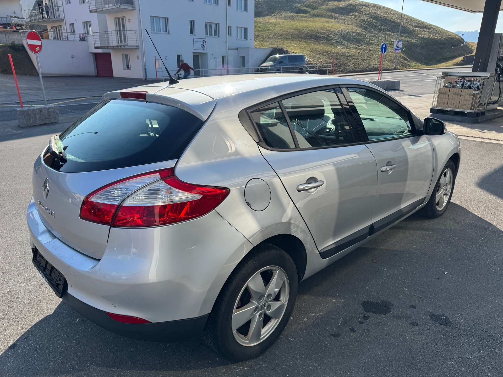RENAULT Mégane 2.0 16V Dynamique CVT-showroom-element-3