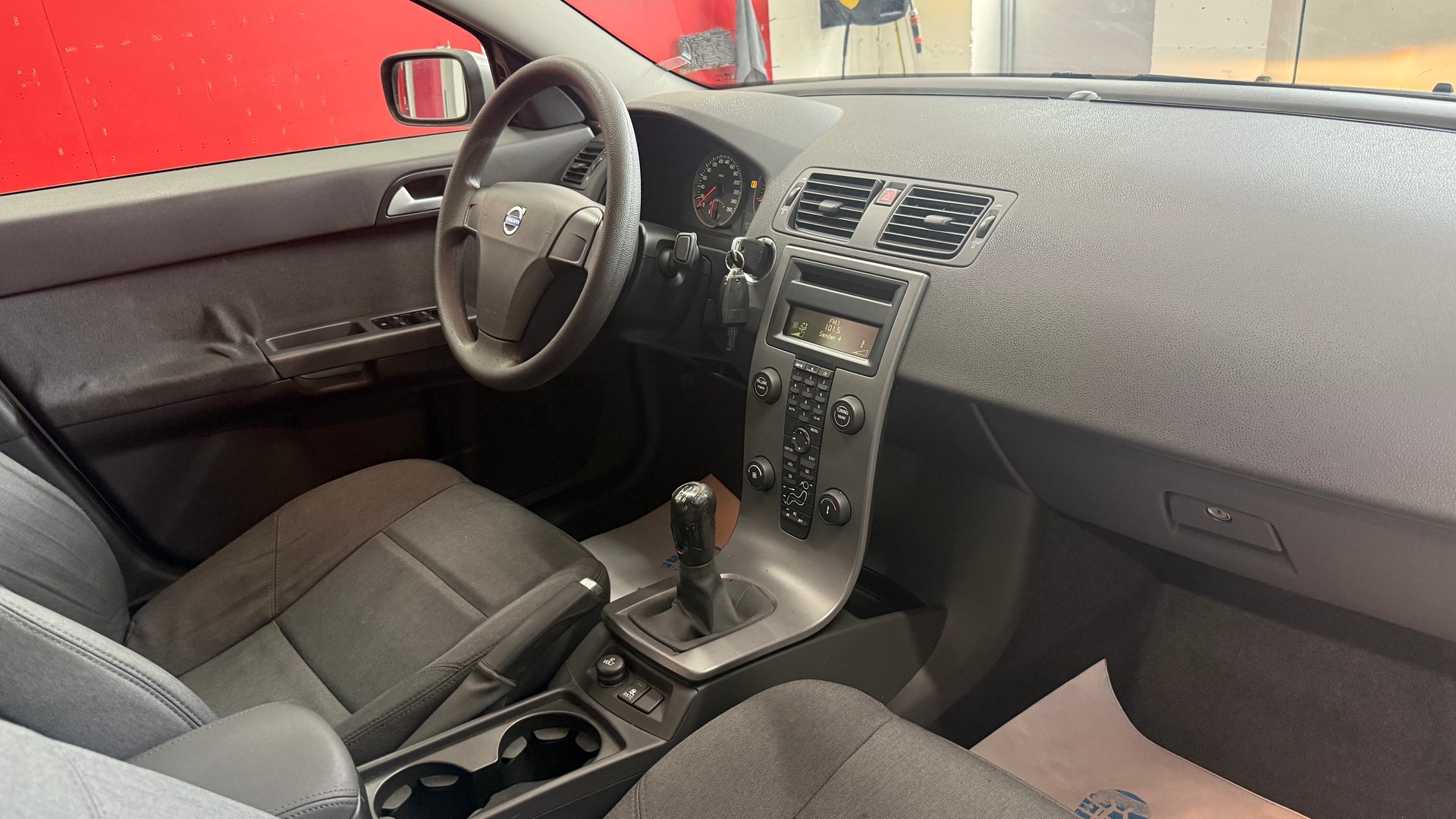 VOLVO S40 1.8 Momentum, gepflegtes CH Fahrzeug aus 1 Hand immer bei Volvo gewartet-image-13