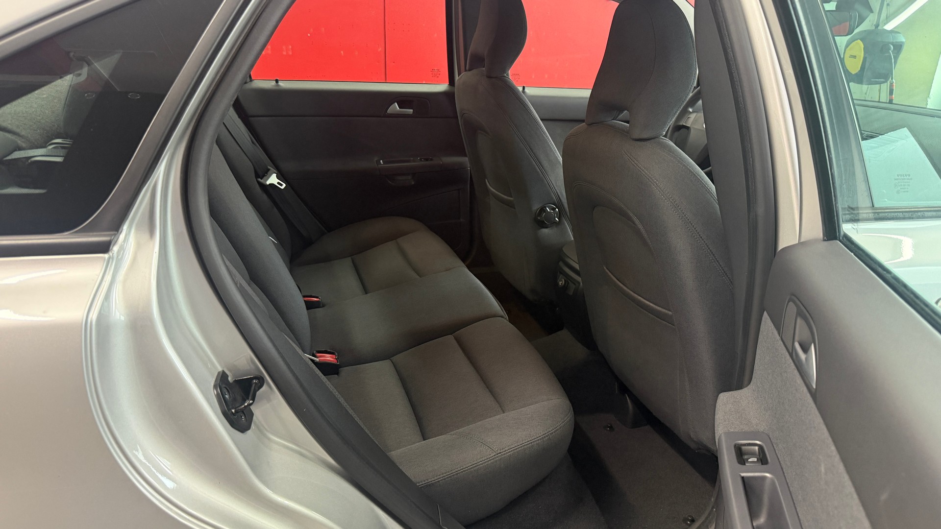 VOLVO S40 1.8 Momentum, gepflegtes CH Fahrzeug aus 1 Hand immer bei Volvo gewartet-image-11