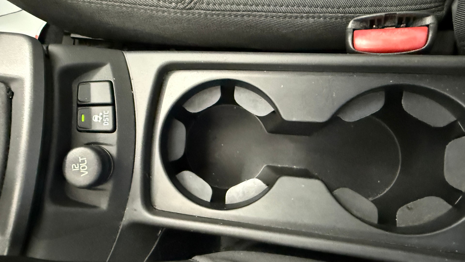 VOLVO S40 1.8 Momentum, gepflegtes CH Fahrzeug aus 1 Hand immer bei Volvo gewartet-image-17