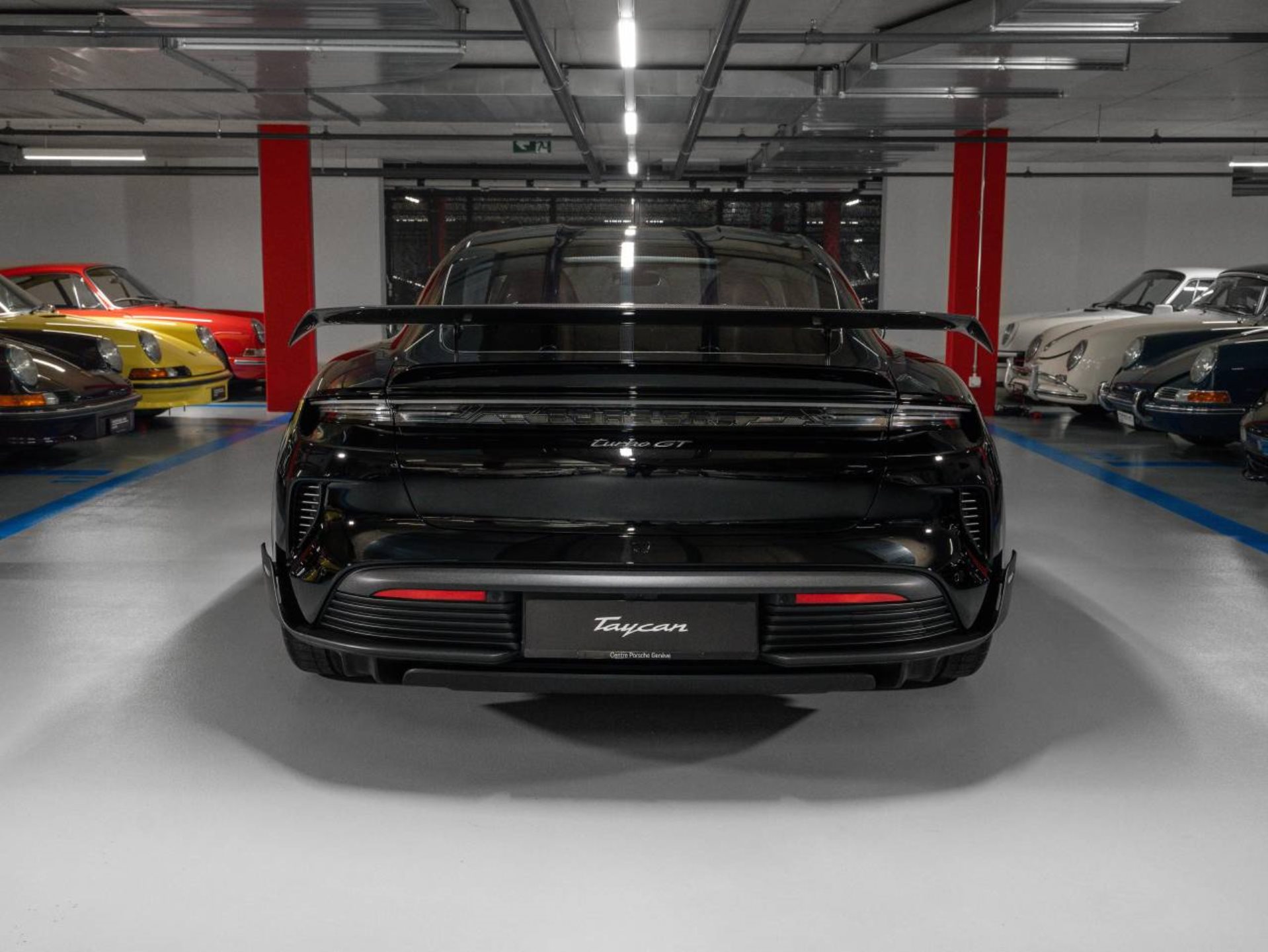 PORSCHE Taycan Turbo GT avec Paquet-Weissach-image-5