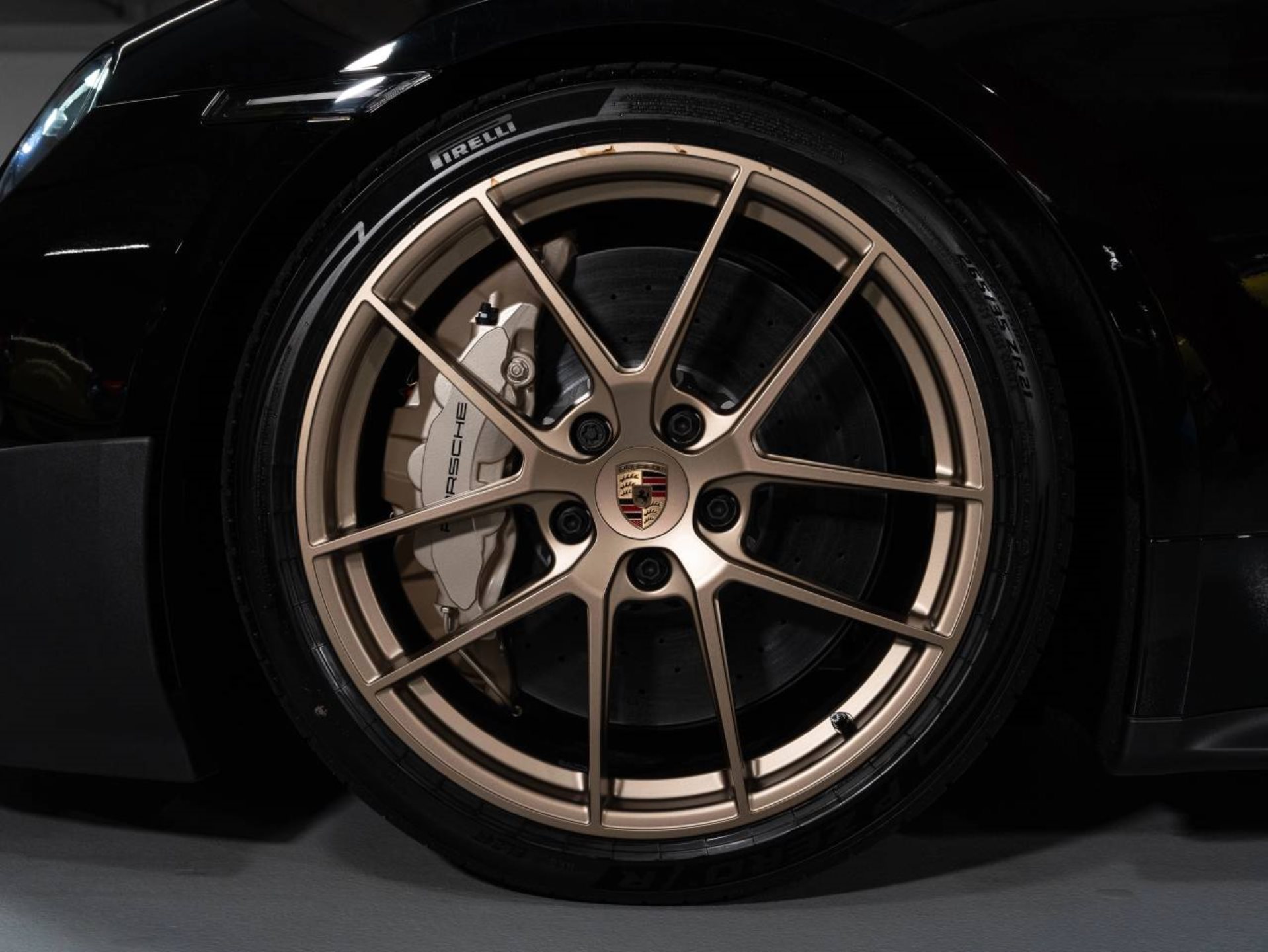 PORSCHE Taycan Turbo GT avec Paquet-Weissach-image-18