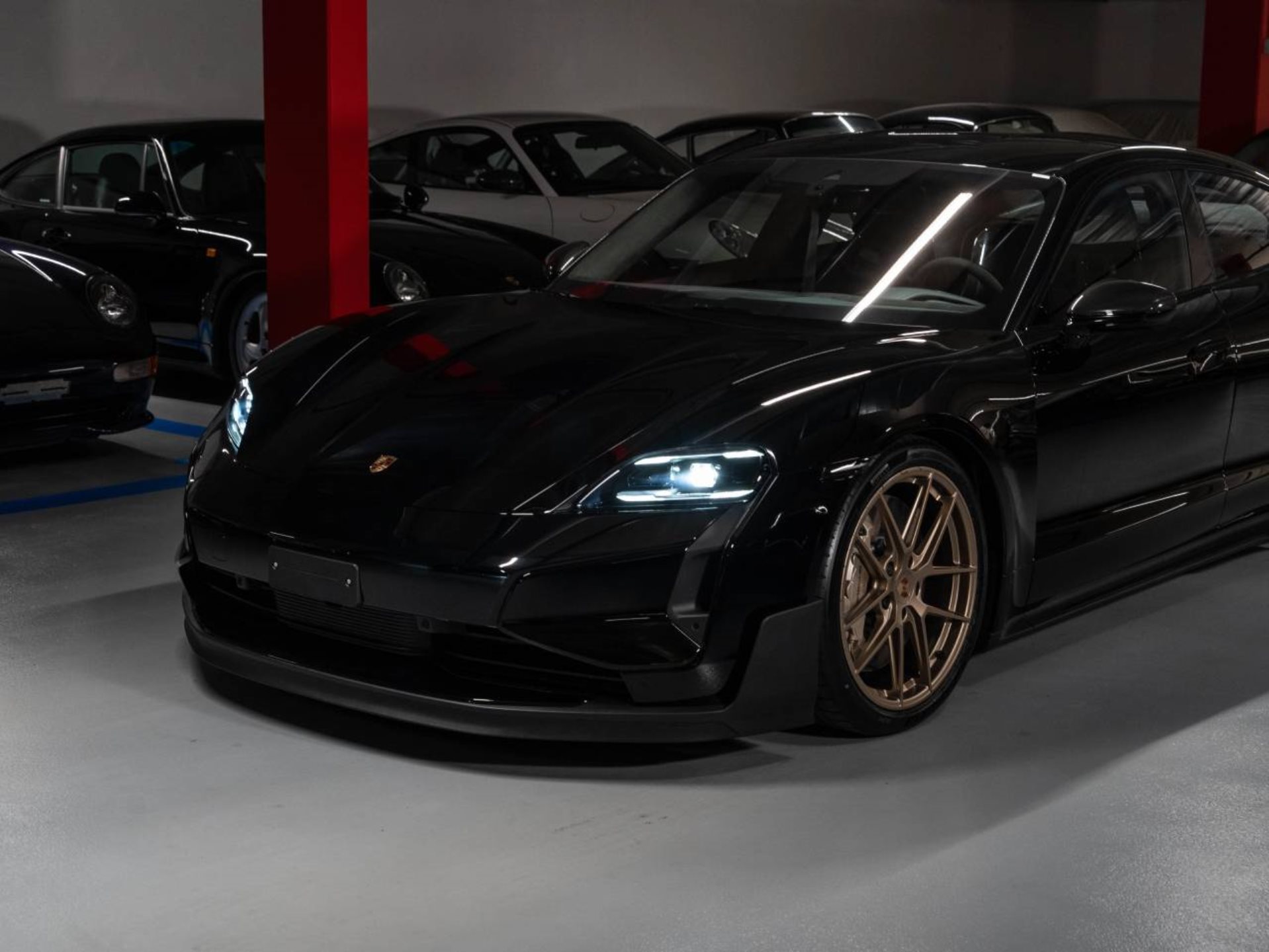 PORSCHE Taycan Turbo GT avec Paquet-Weissach-image-19