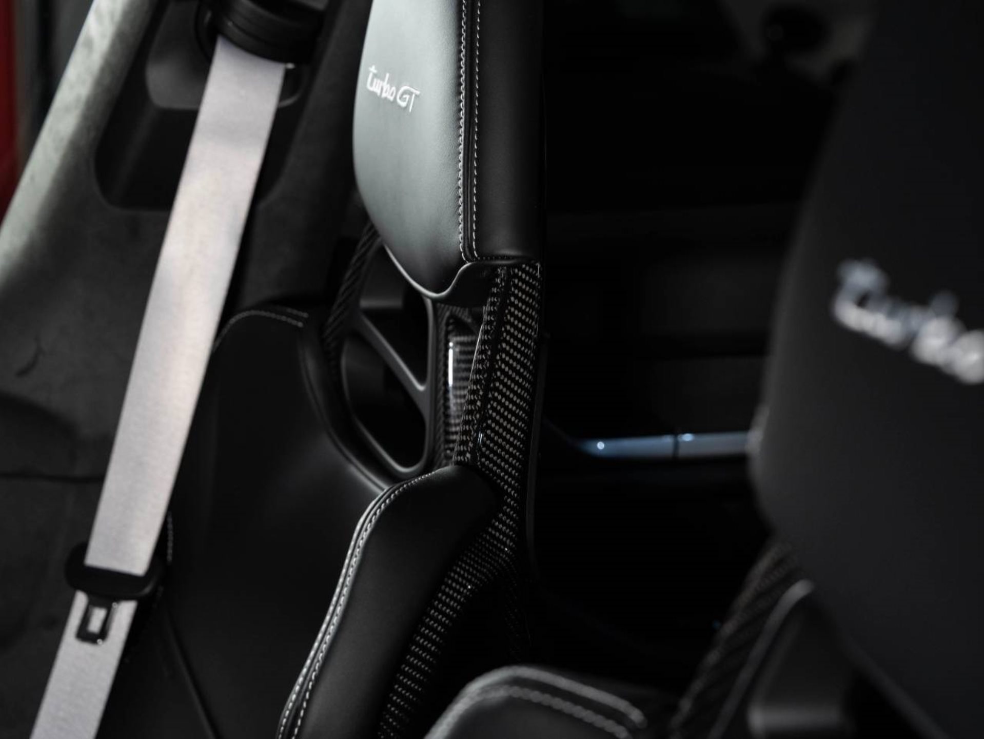 PORSCHE Taycan Turbo GT avec Paquet-Weissach-image-15
