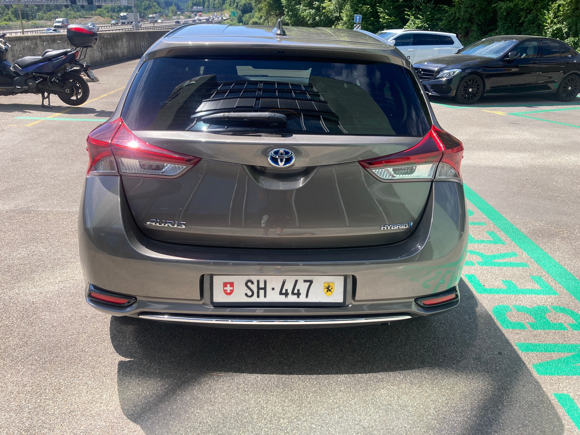TOYOTA Auris 1.8 HSD Trend e-CVT-image-5