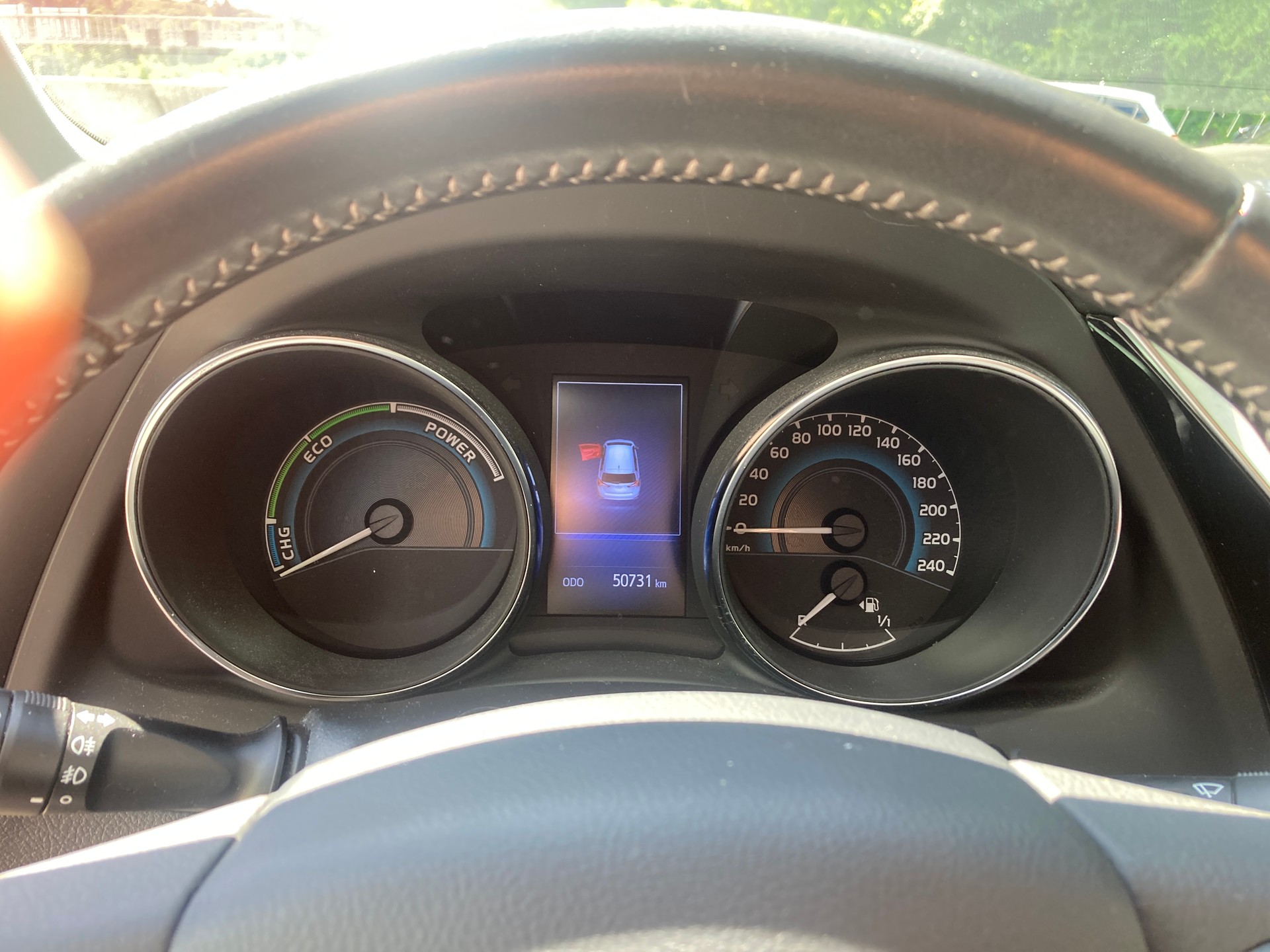 TOYOTA Auris 1.8 HSD Trend e-CVT-image-15
