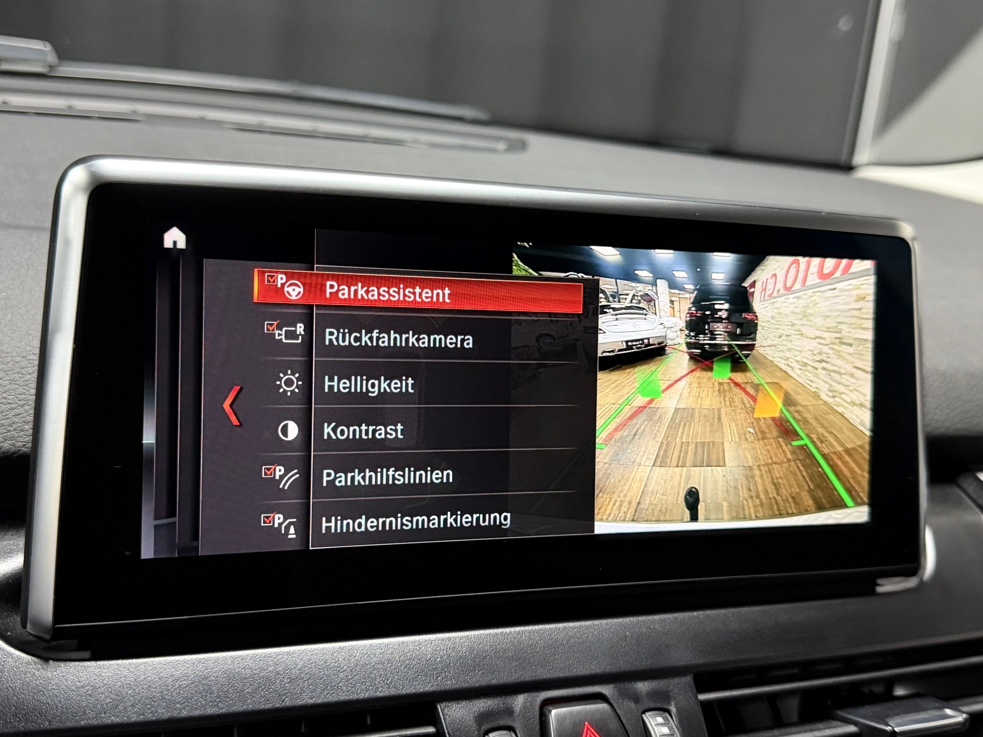 BMW 220d xDrive Gran Tourer Steptronic Sport Line-image-17