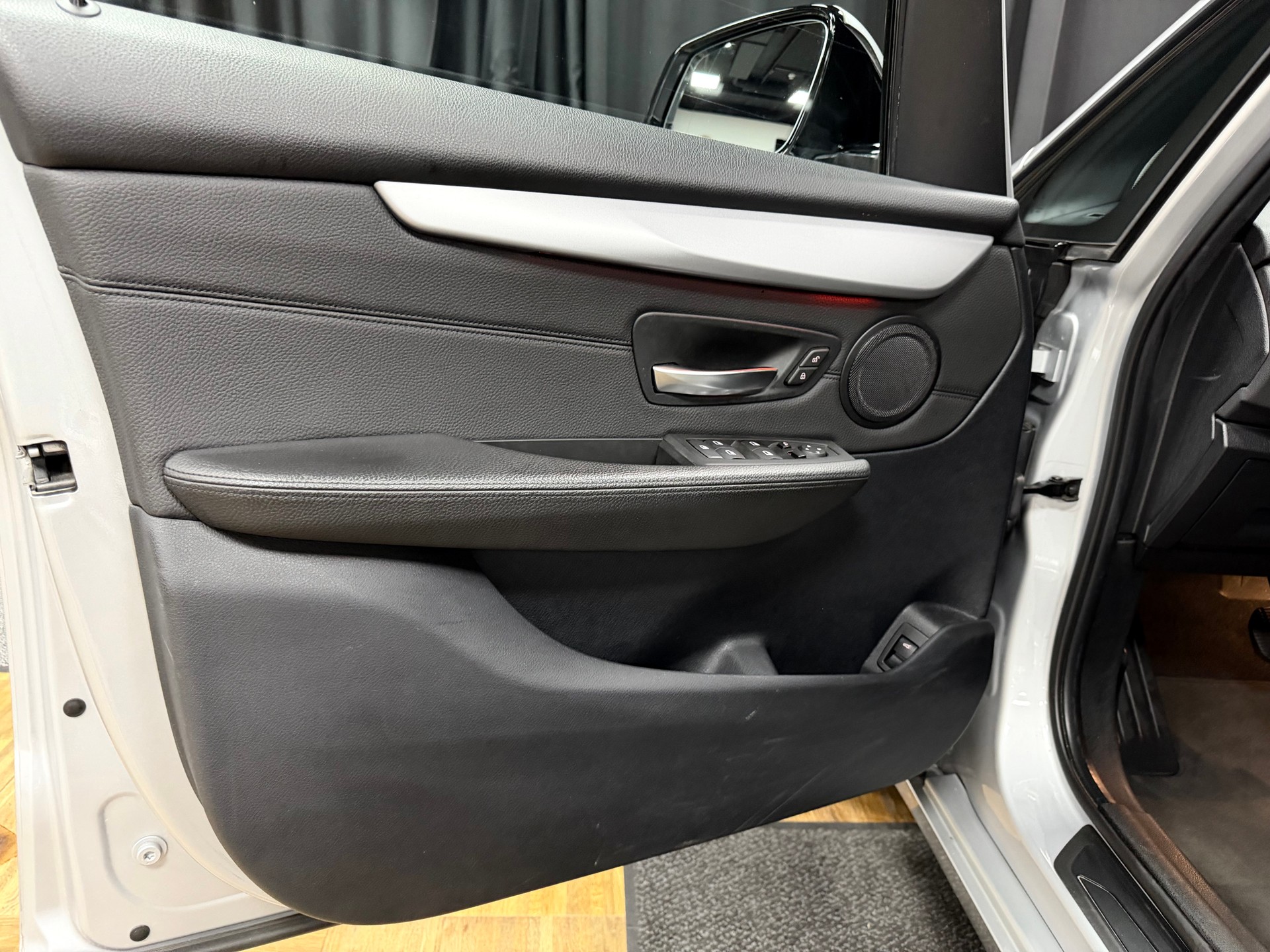 BMW 220d xDrive Gran Tourer Steptronic Sport Line-image-9