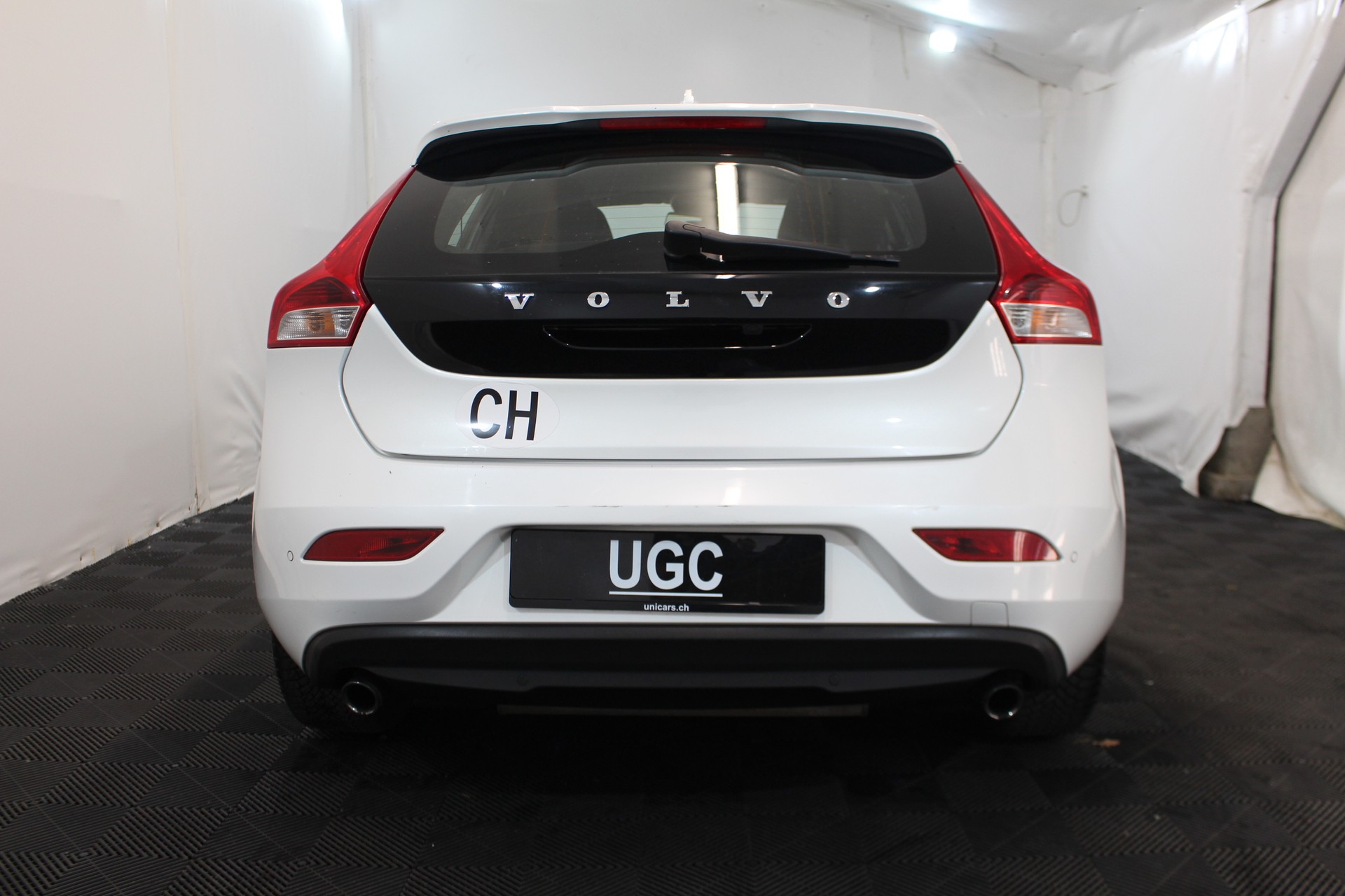 VOLVO V40 1.6 T4 Momentum S/S-image-4