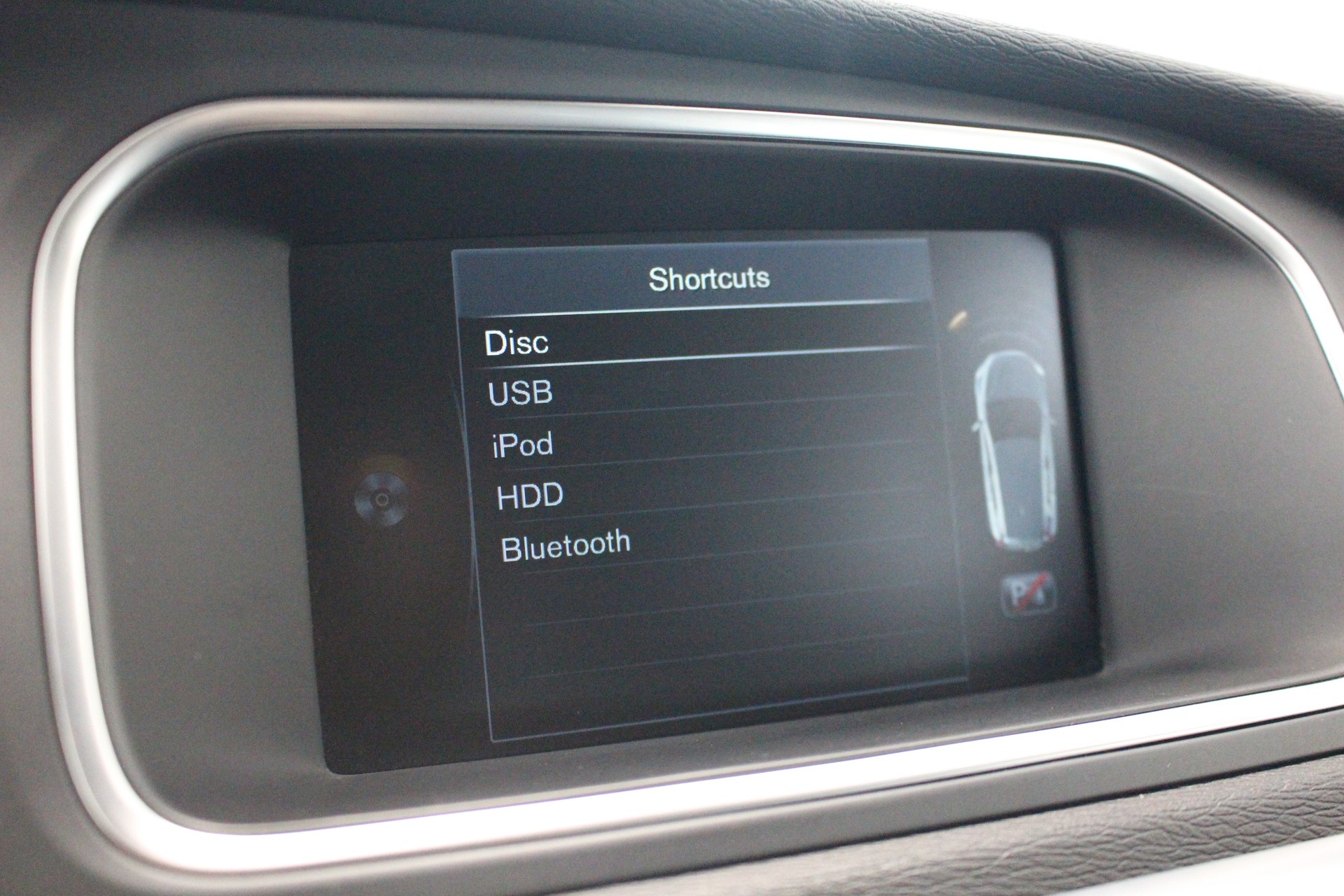 VOLVO V40 1.6 T4 Momentum S/S-image-14