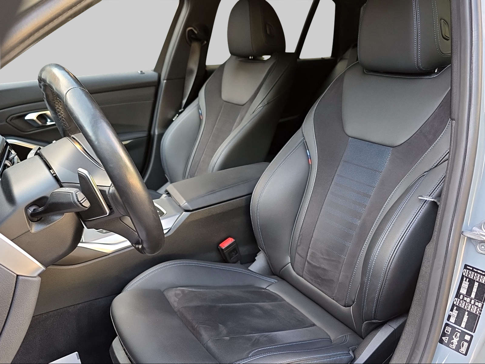 BMW 330i Touring xDrive Steptronic M Sport-image-7