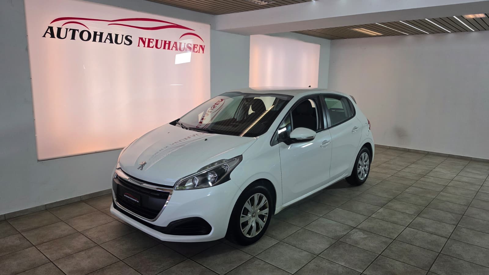 PEUGEOT 208 1.2 PureTech Style ETG5, Schweizer Fahrzeug, Frisch ab MFK und Frisch ab Service inkl neuem Zahnriemen