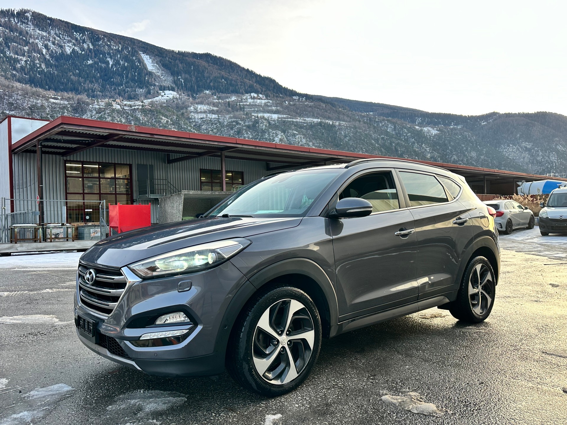 HYUNDAI Tucson 2.0 CRDI Vertex 4WD Automatic-image-1