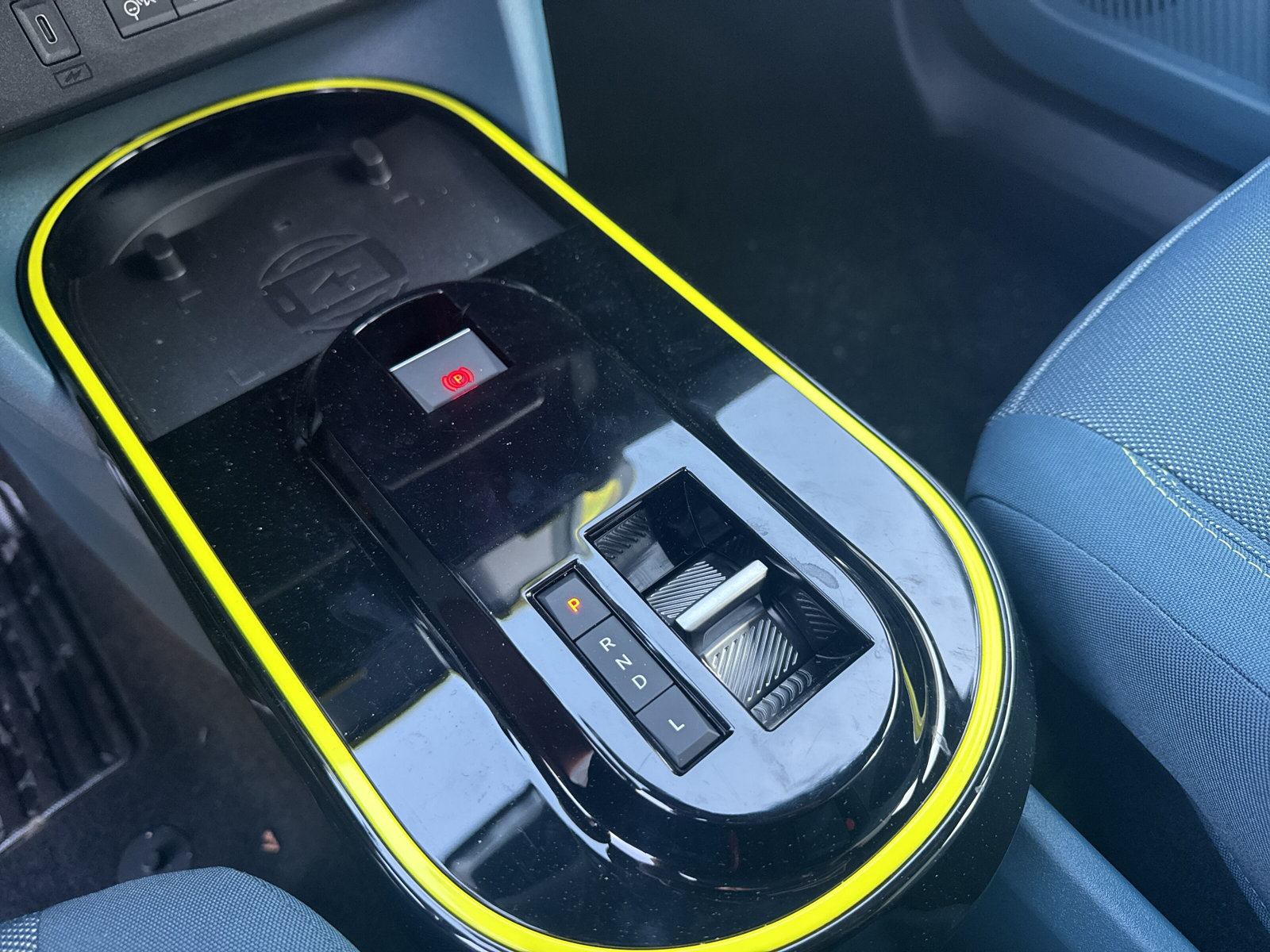 FIAT Grande Panda 1.2 Hybrid La Prima-image-12