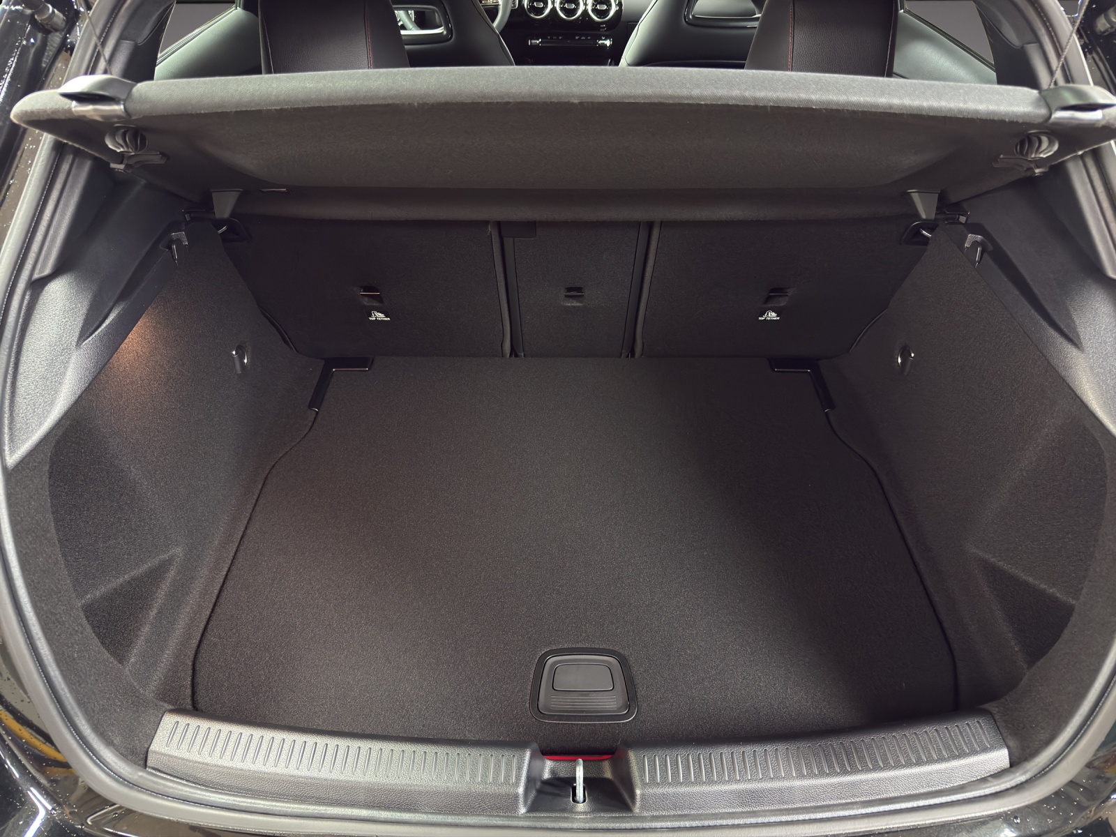 MERCEDES-BENZ A 200 Night Star 7G-DCT-image-8