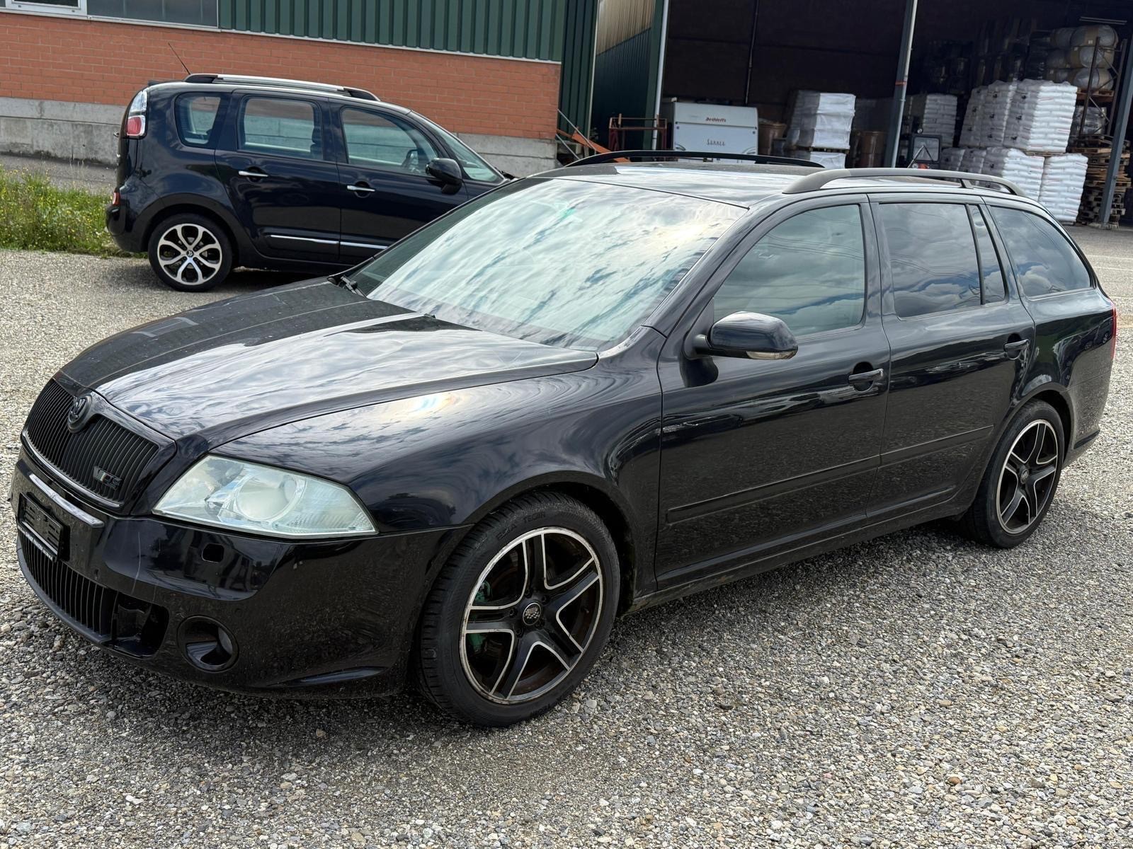 SKODA Octavia 2.0 Turbo FSI RS-image-1