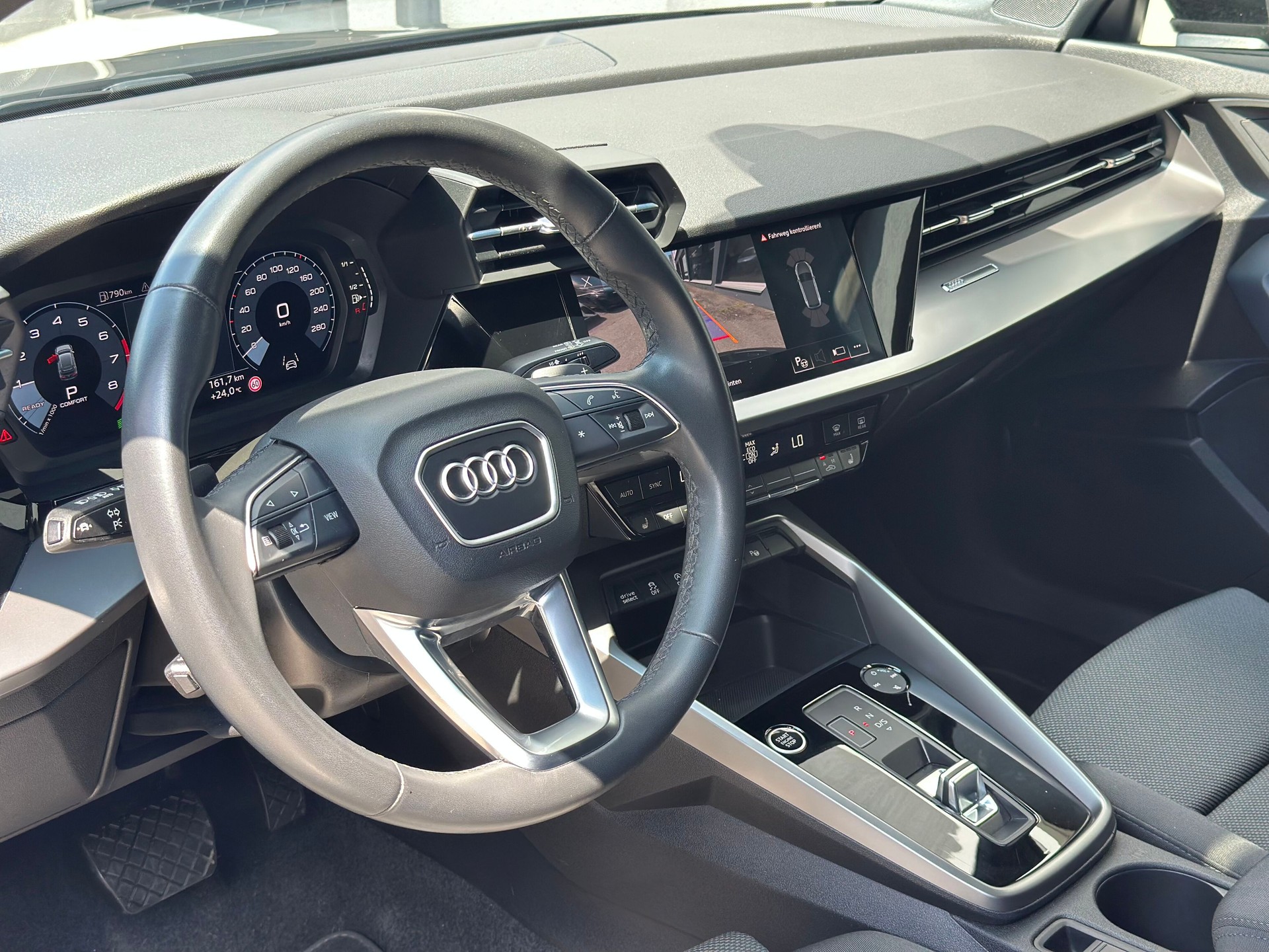 AUDI A3 Sportback 35 TFSI S line Attraction S-tronic-image-5
