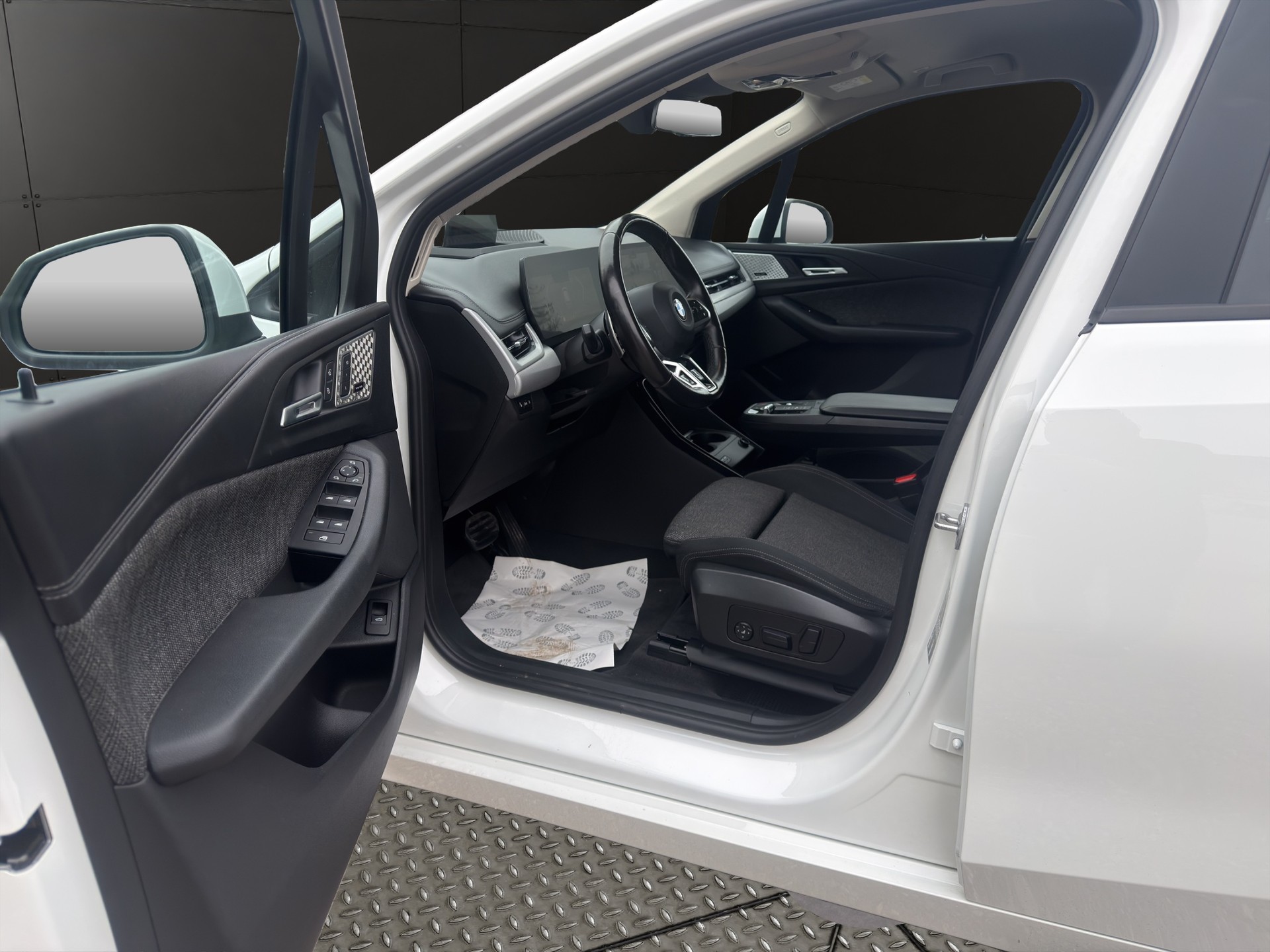 BMW 218d Active Tourer M Sport DKG-image-8