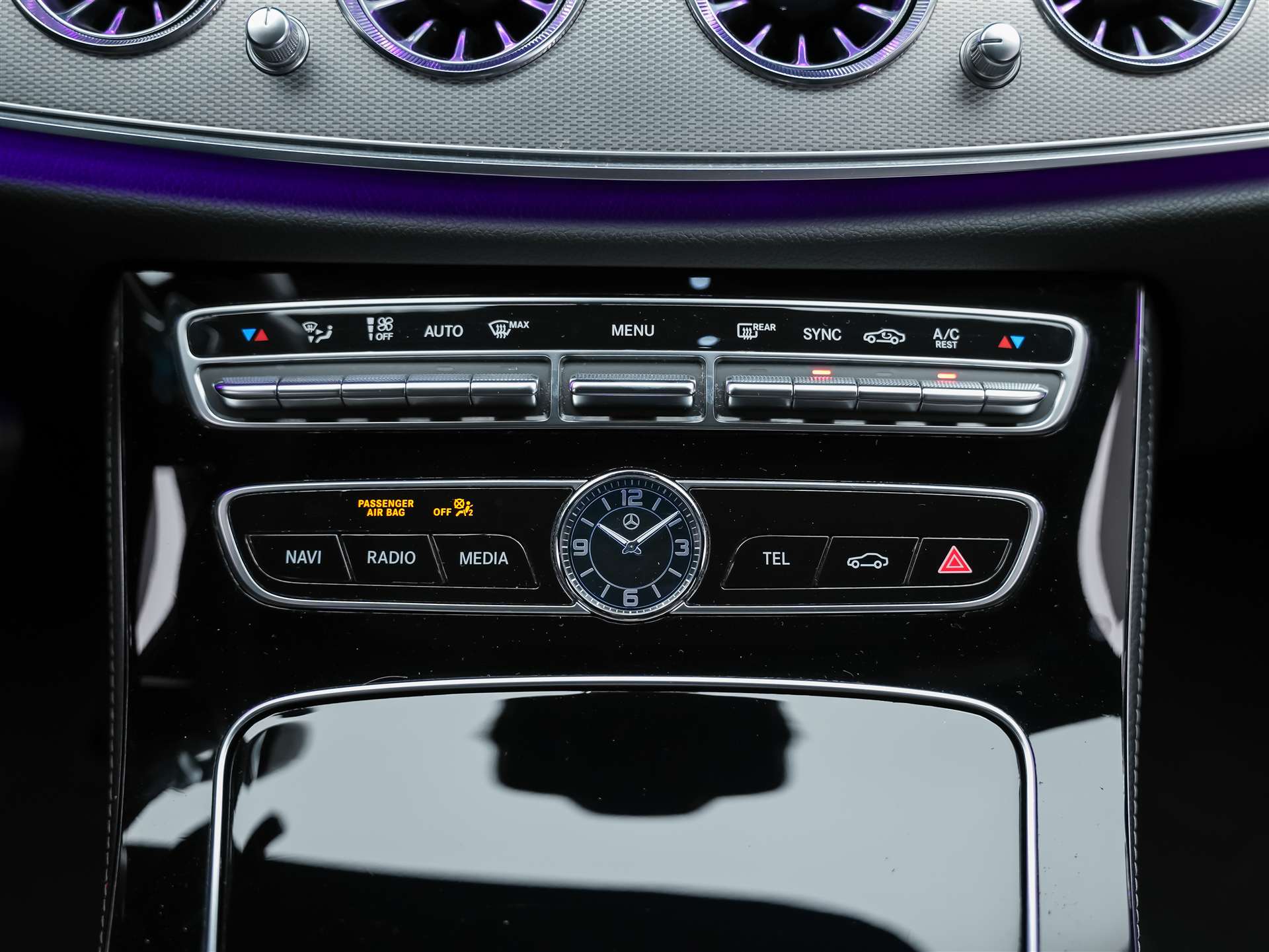 MERCEDES-BENZ E 220 d AMG Line 9G-Tronic *CH-Fahrzeug*Panorama*Head-Up*360°*-image-23