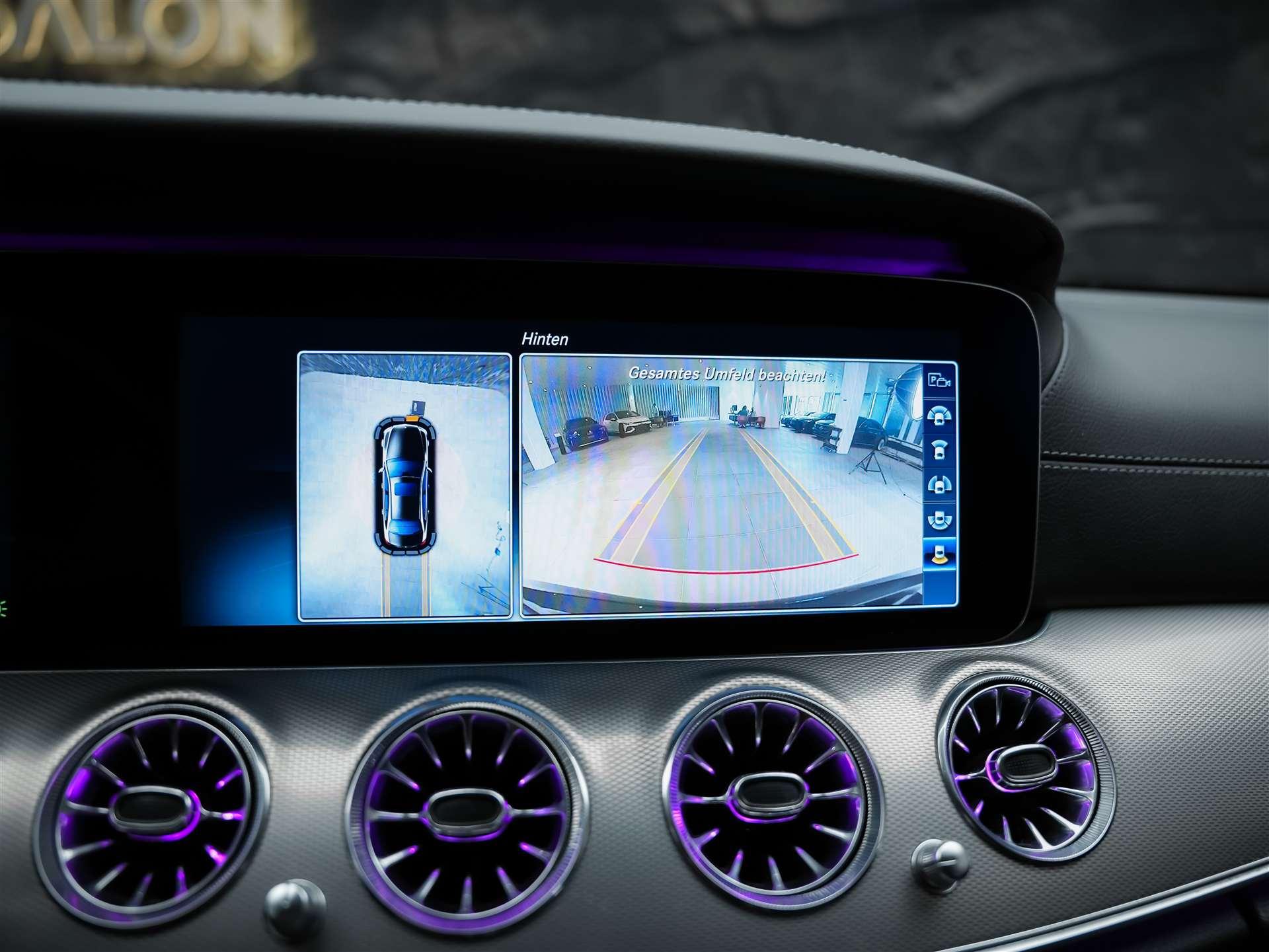 MERCEDES-BENZ E 220 d AMG Line 9G-Tronic *CH-Fahrzeug*Panorama*Head-Up*360°*-image-46