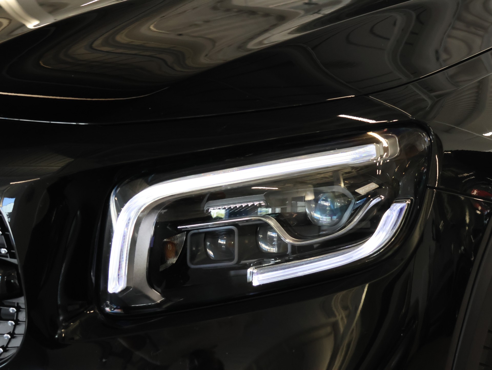 MERCEDES-BENZ GLB 200 d 4Matic AMG Line 8G-Tronic *Rückfahrkamera* *Sitzheizung*-image-9