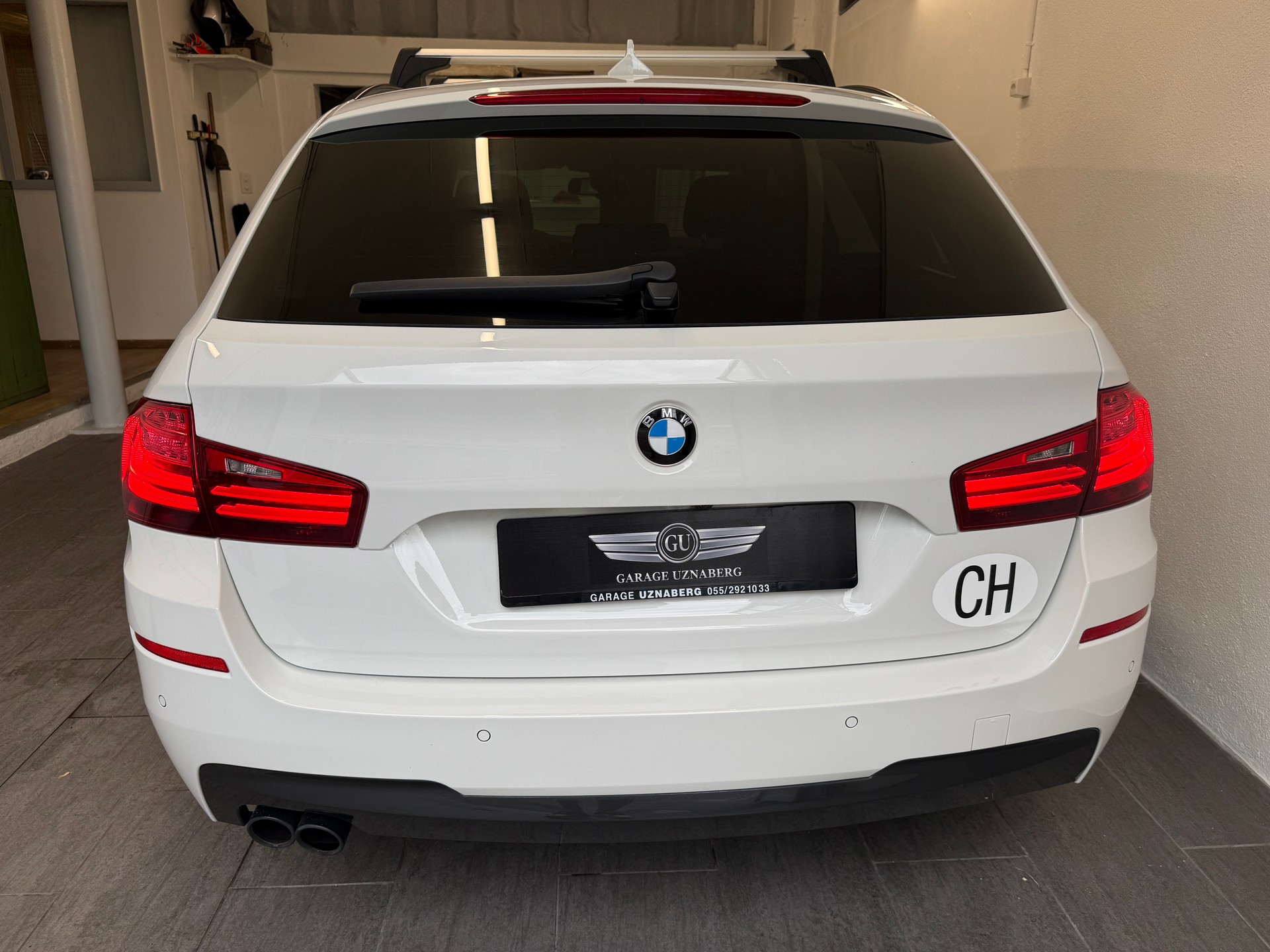 BMW 520d Touring xDrive Steptronic M-PAKET Ab 290.- pro Monat-showroom-element-3