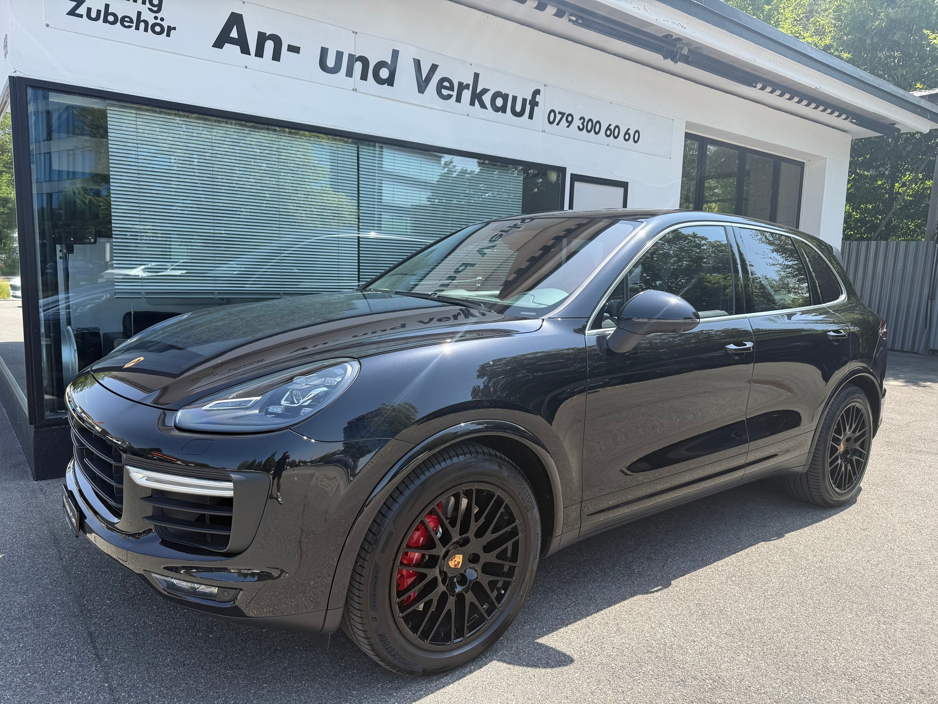 PORSCHE Cayenne Turbo