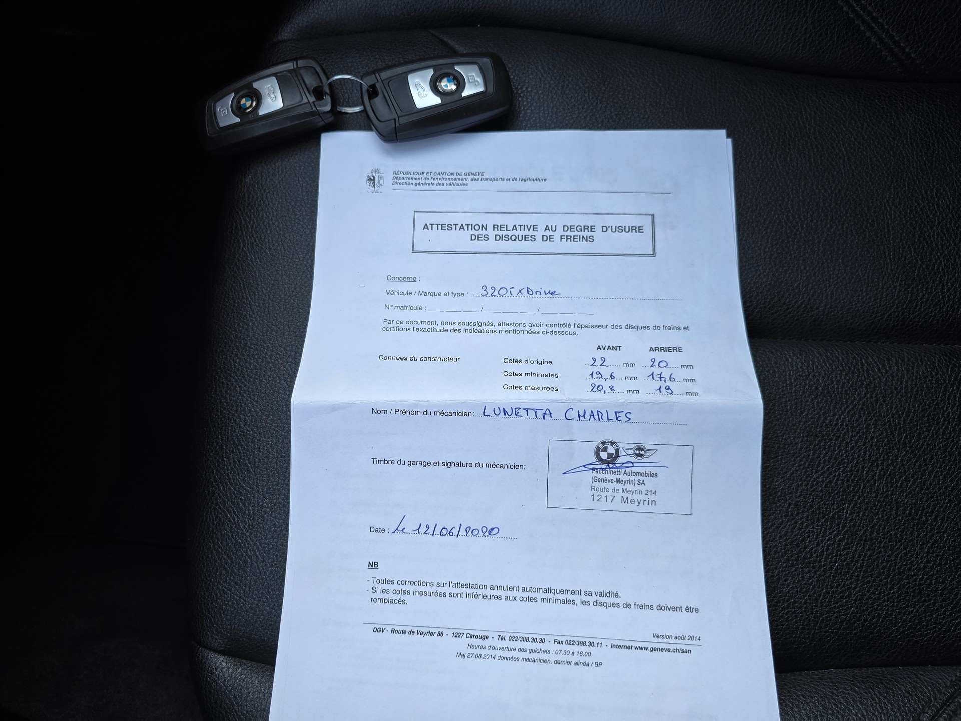 BMW 320i xDrive Luxury Line Steptronic-image-28