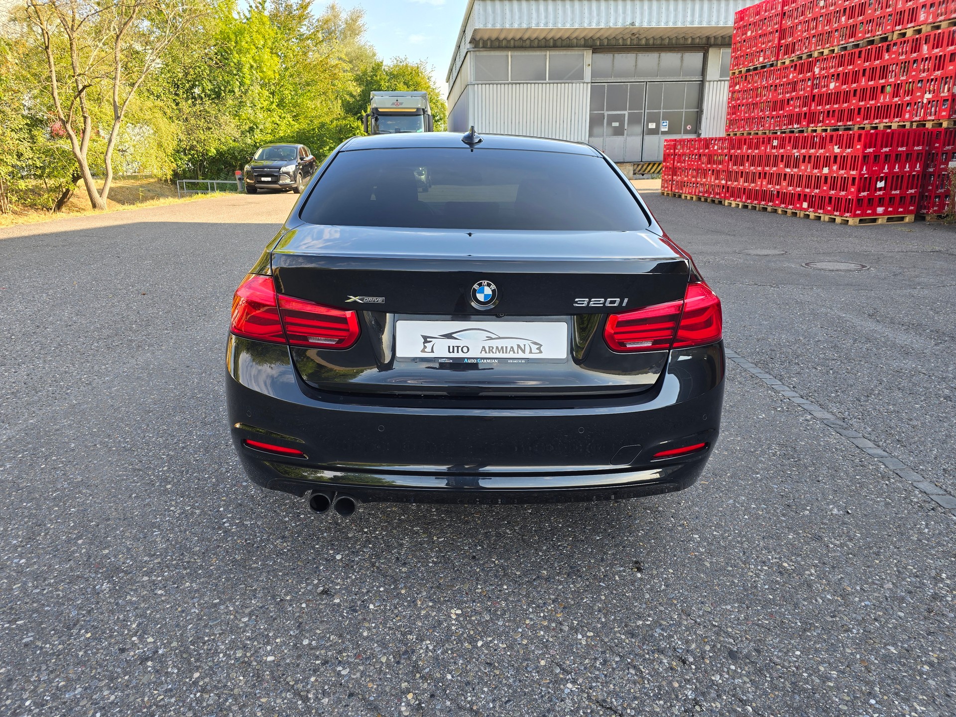 BMW 320i xDrive Luxury Line Steptronic-showroom-element-3