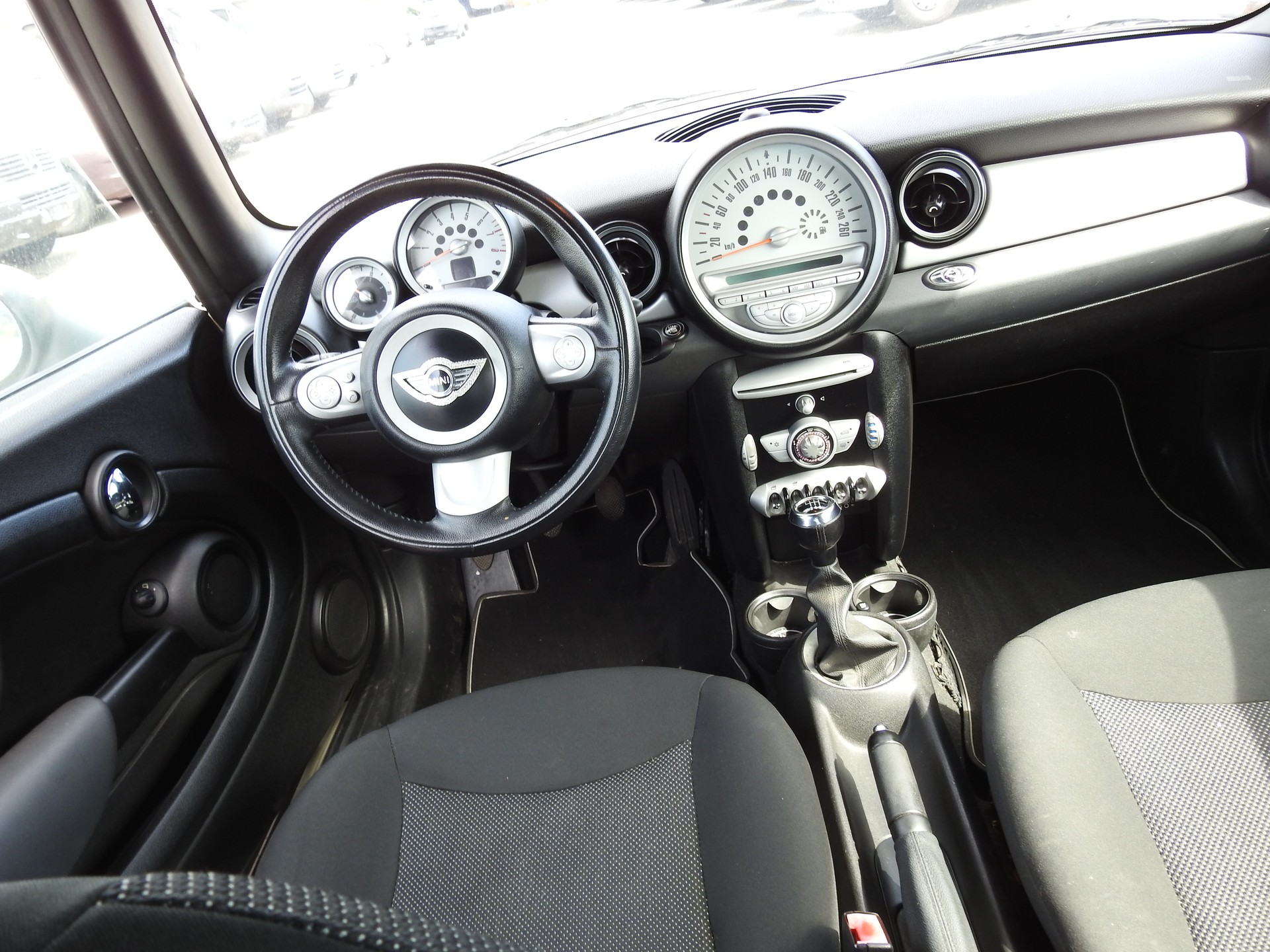 MINI Cooper Cabriolet-image-17