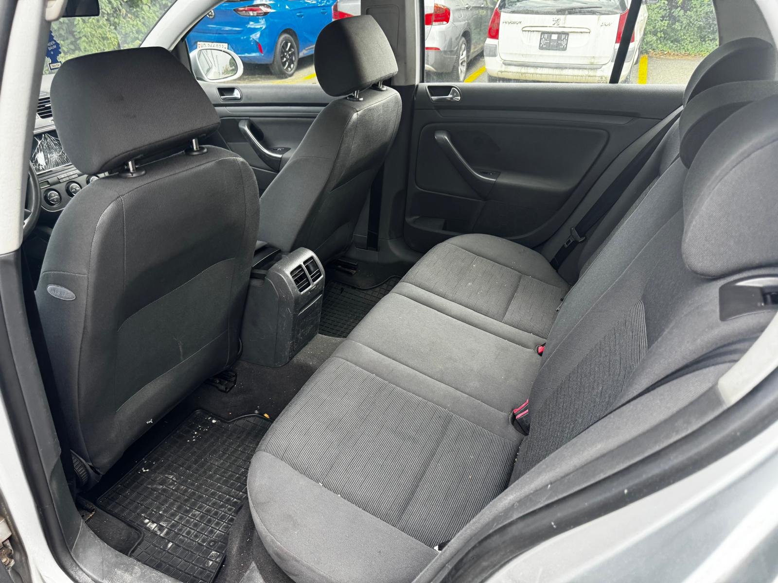 VW Golf 1.9 TDI Comfortline 4Motion-image-9